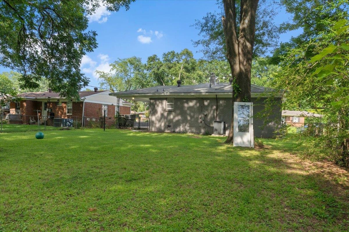 2717 Merle St Property Photo 18