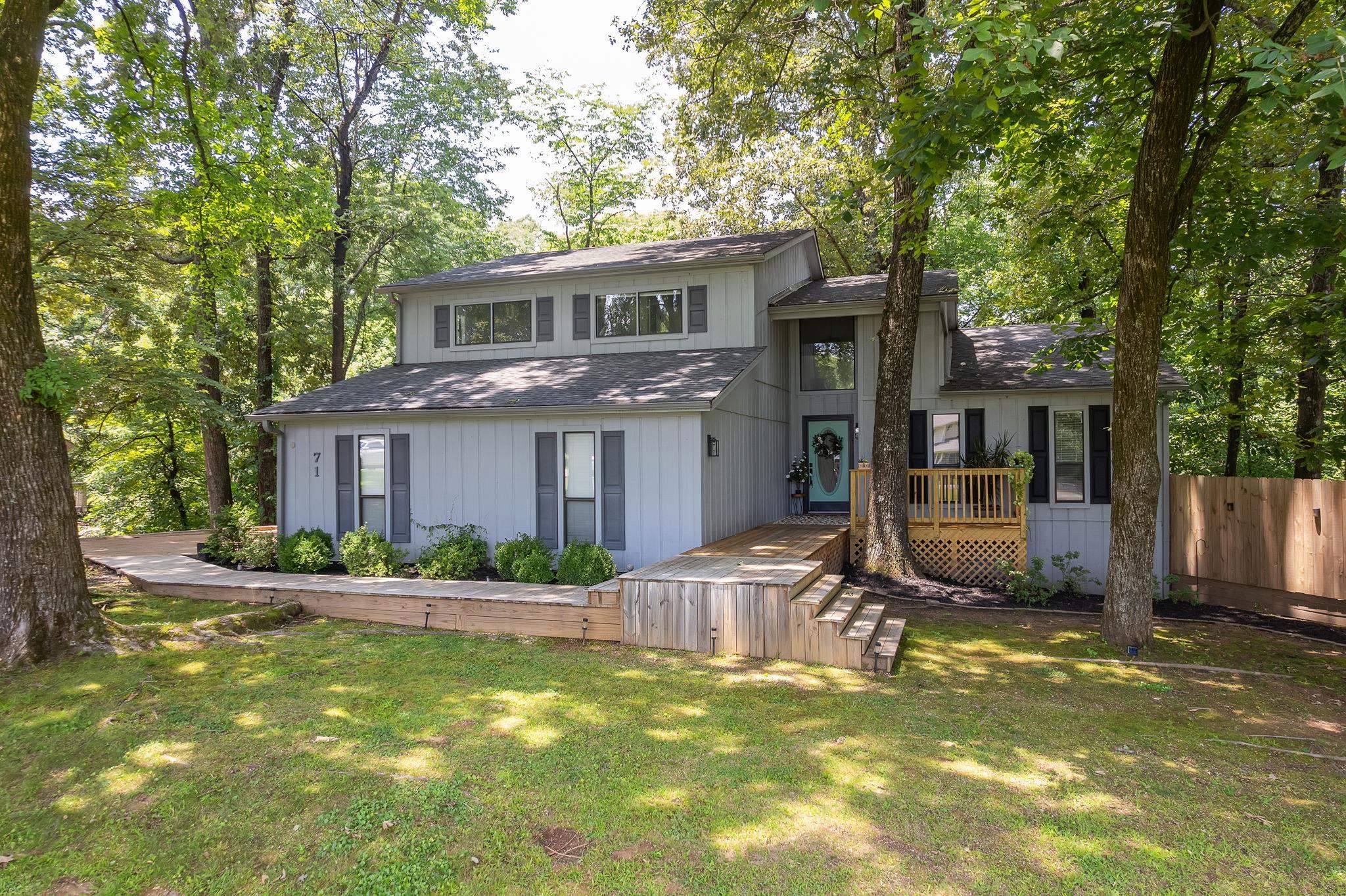 71 Colonial Cv Property Photo 2