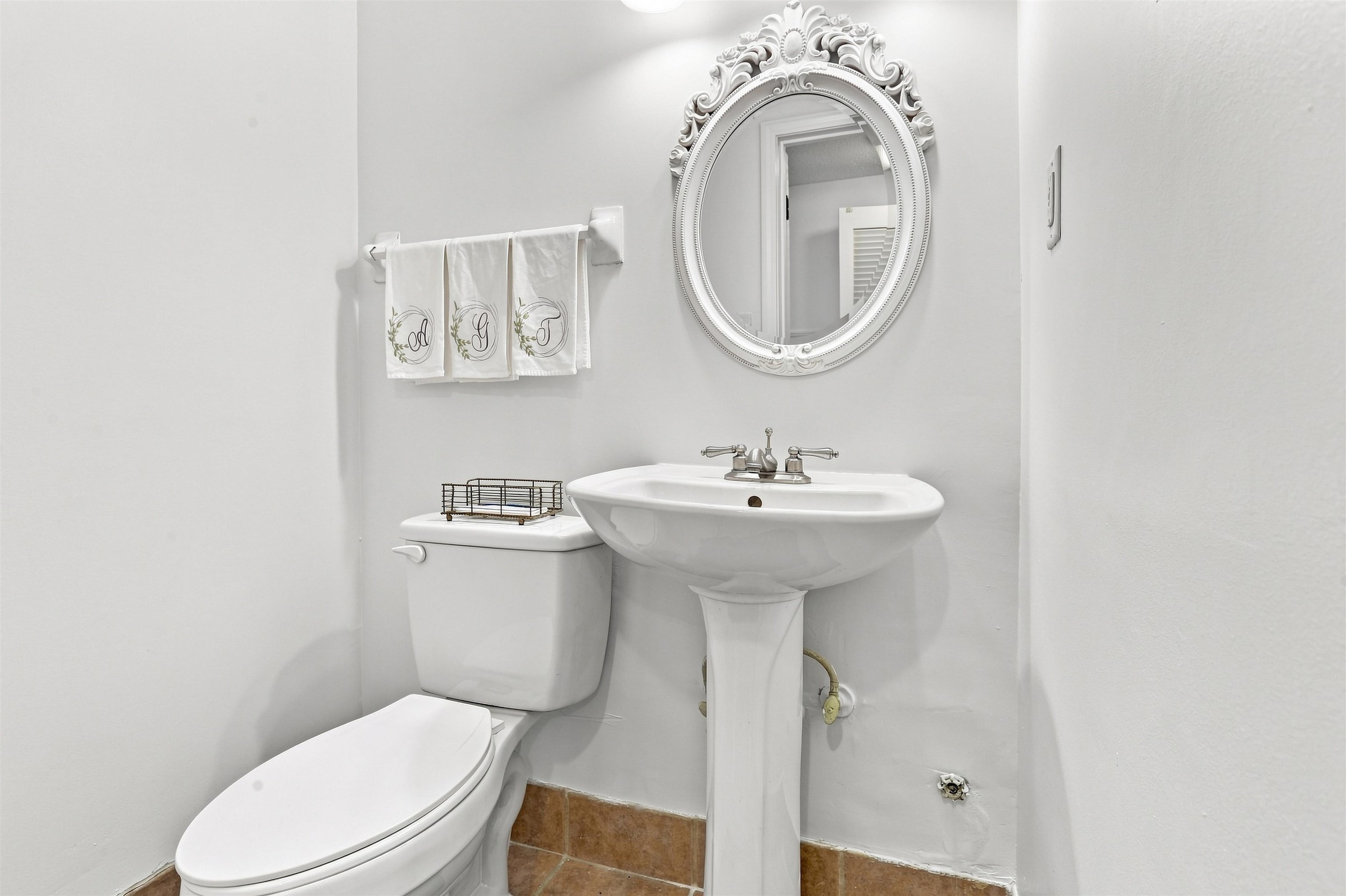 8145 Hunters Grove Ln Property Photo 10