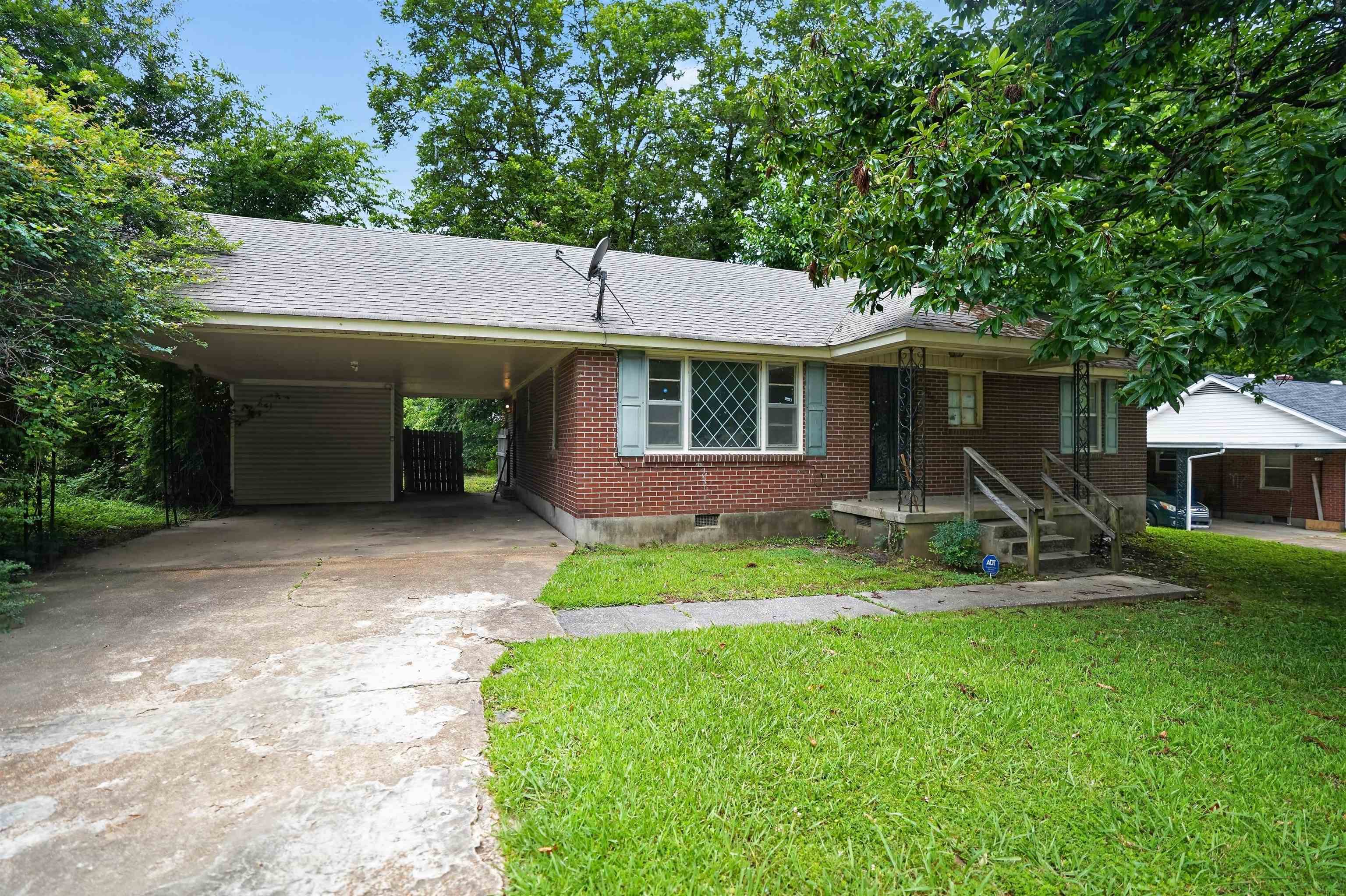3285 Beechmont St Property Photo 1