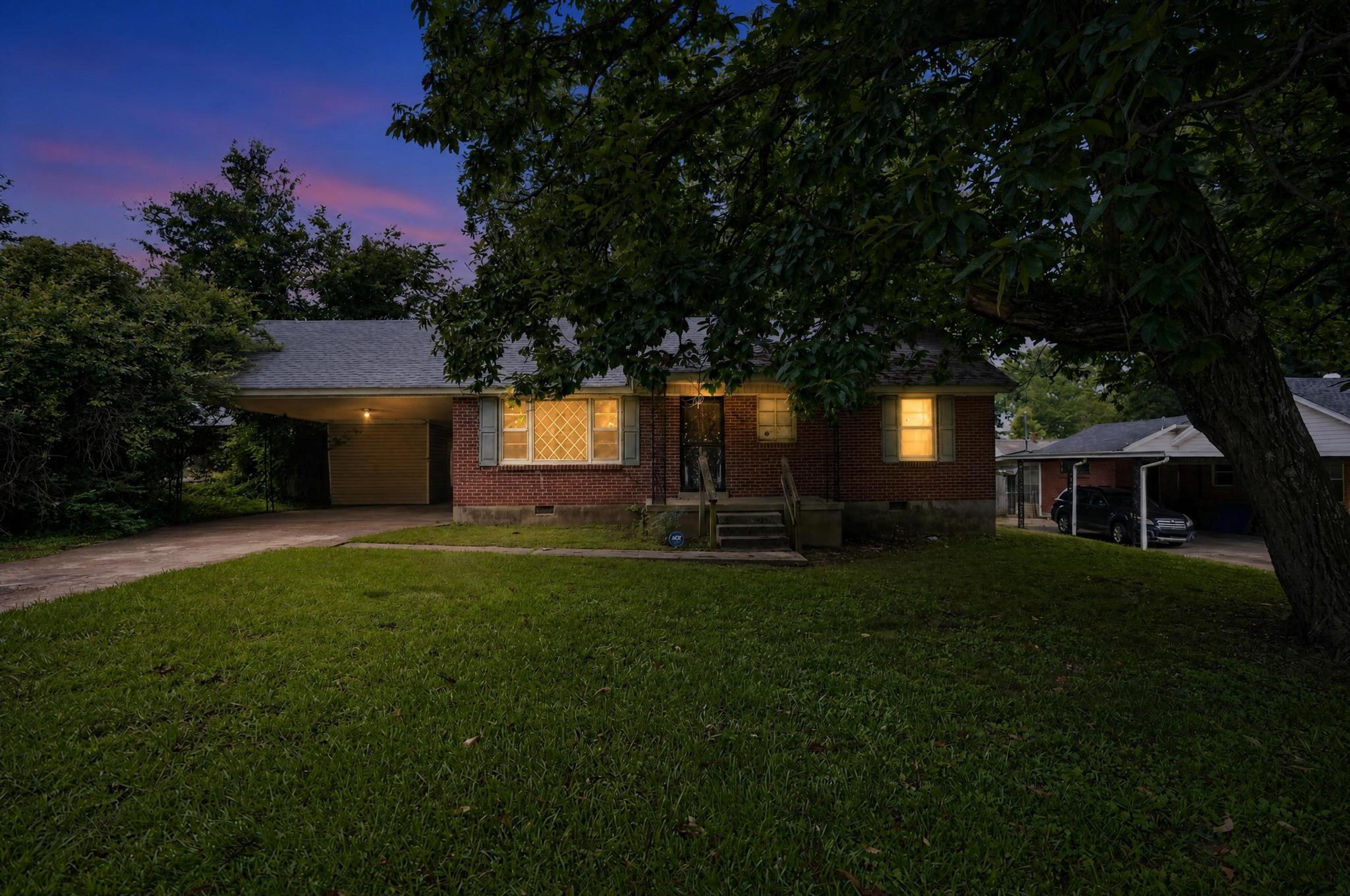 3285 Beechmont St Property Photo 5