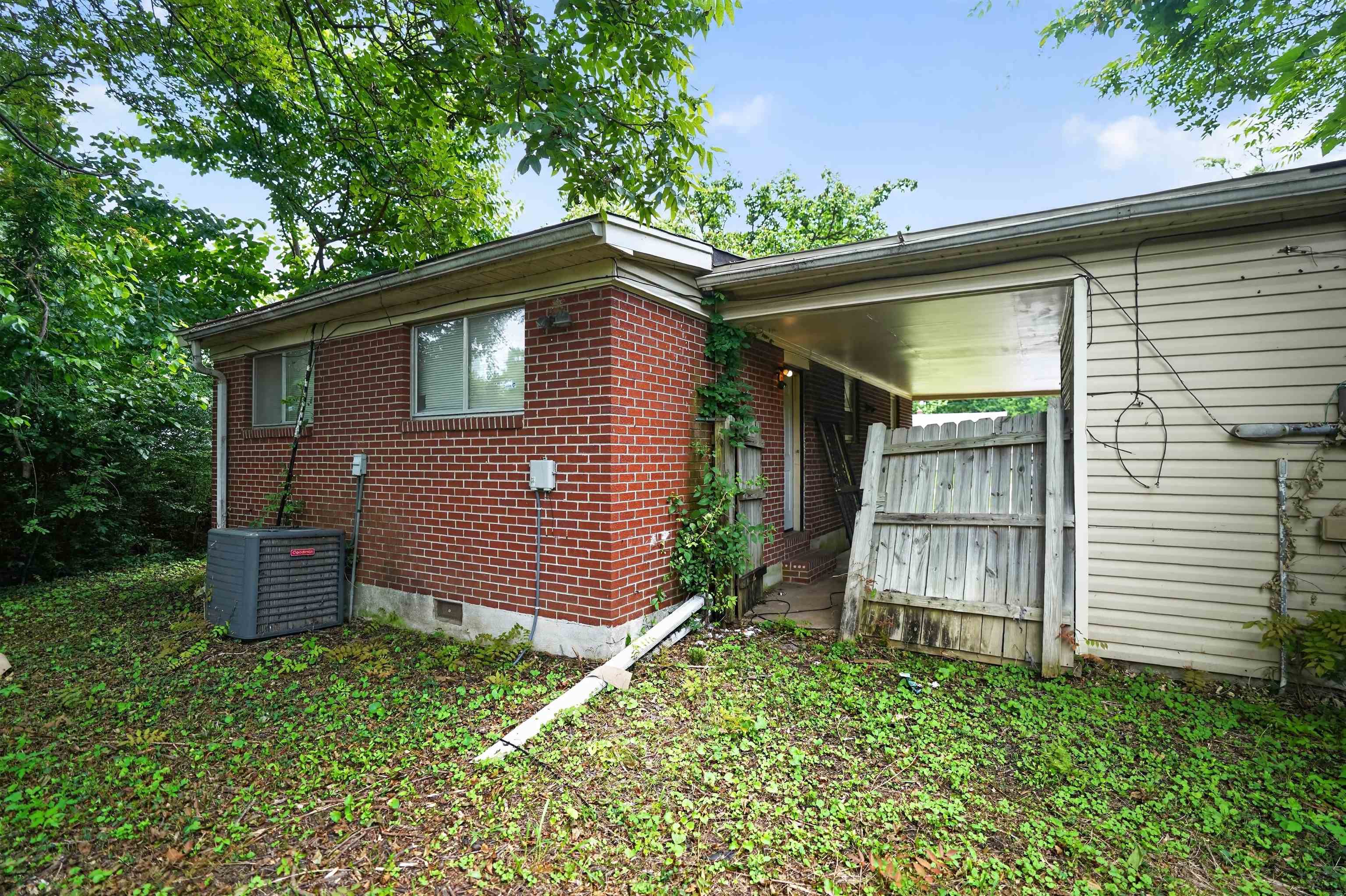 3285 Beechmont St Property Photo 6