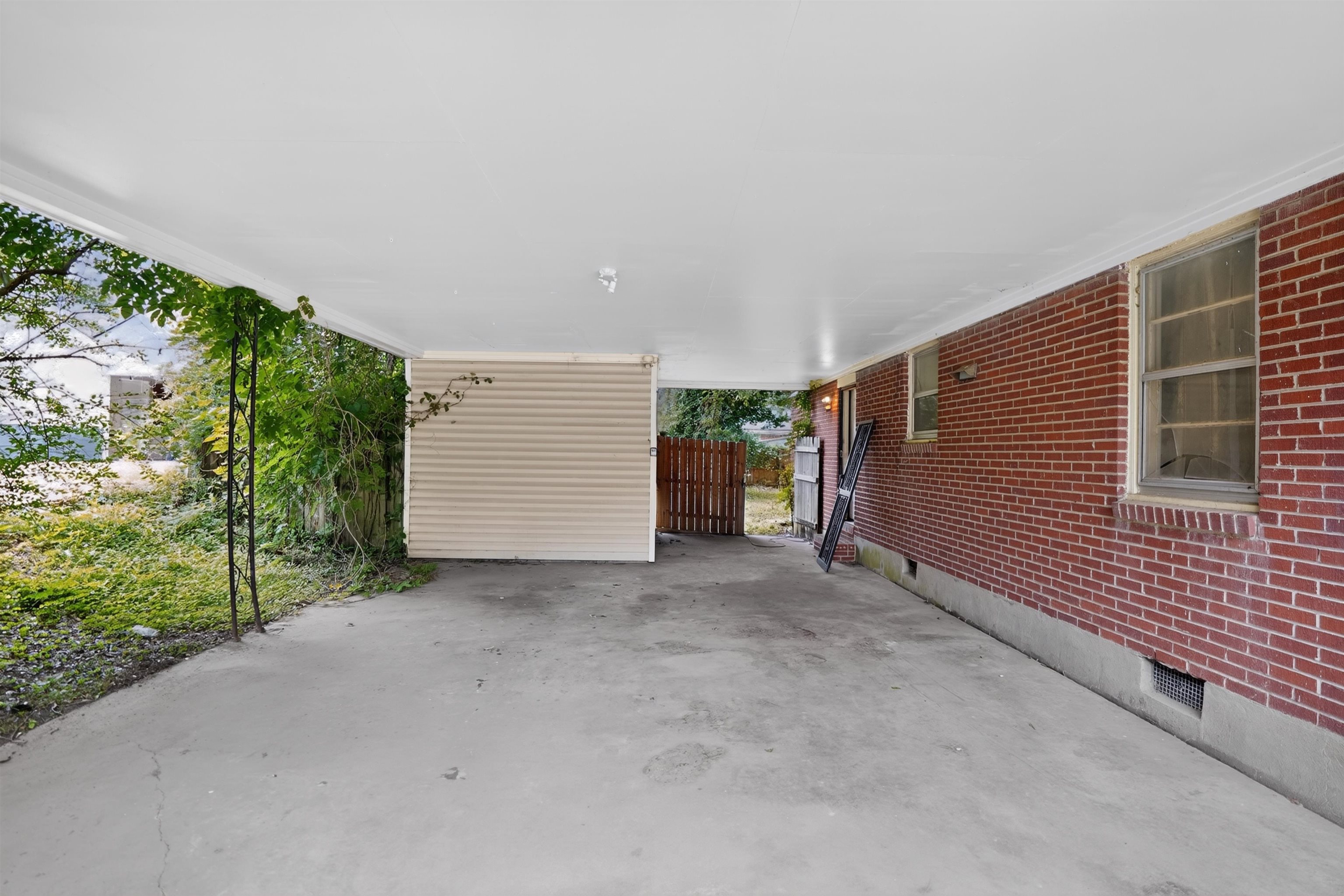 3285 Beechmont St Property Photo 10