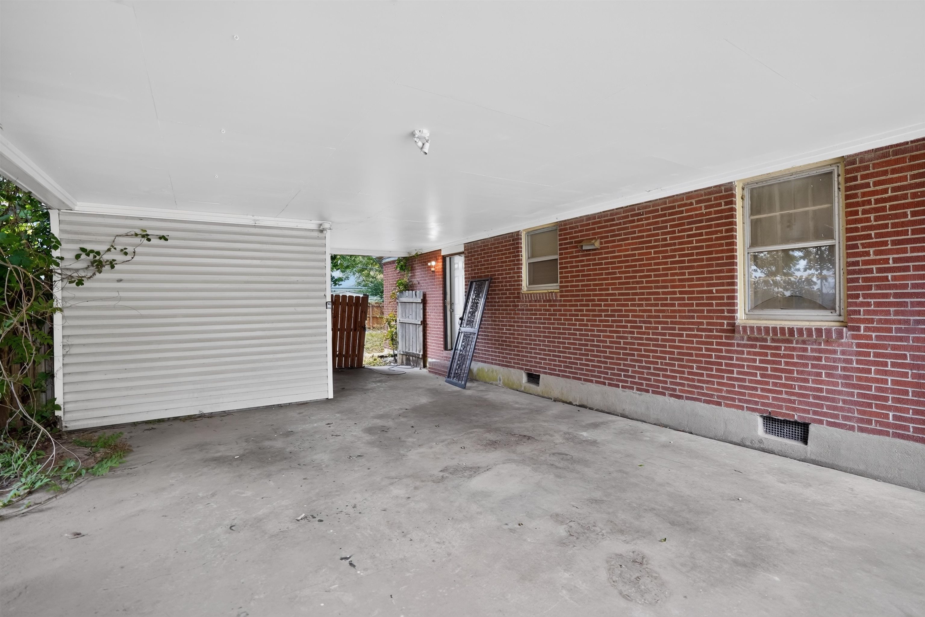 3285 Beechmont St Property Photo 11