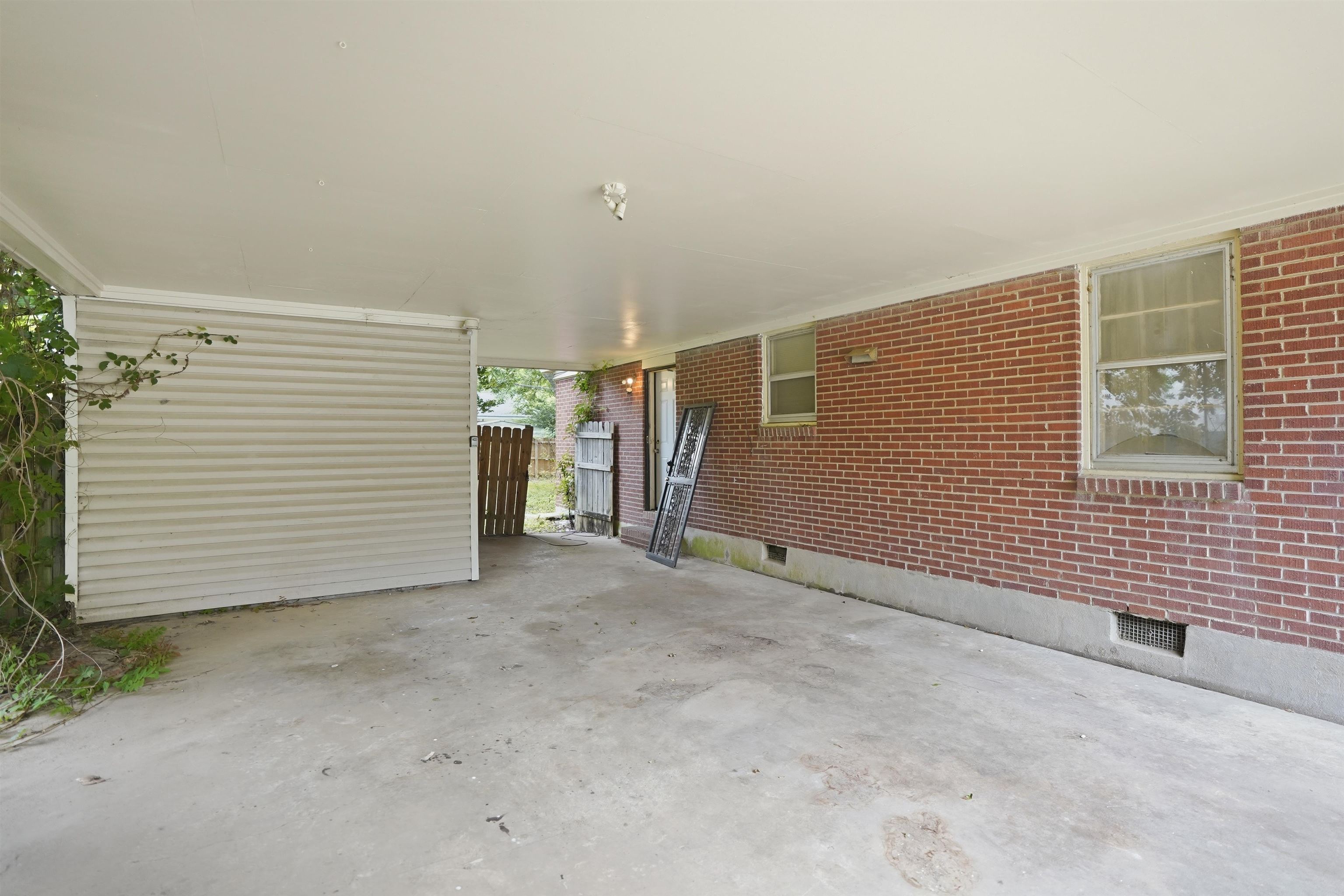 3285 Beechmont St Property Photo 14