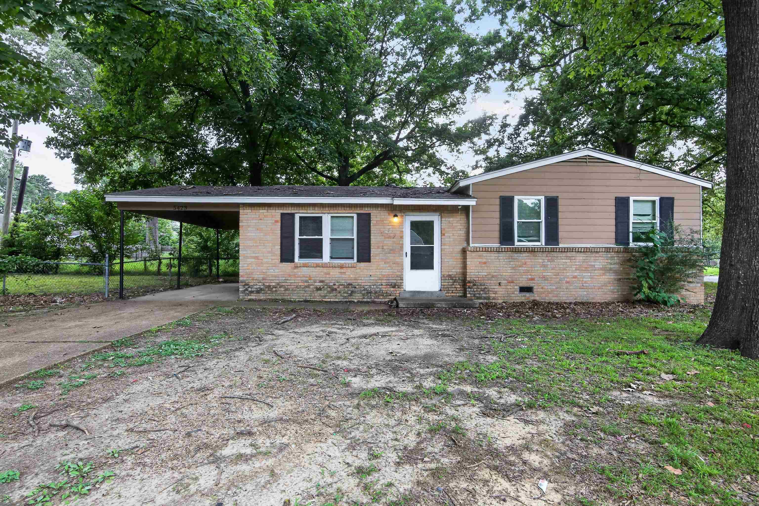 5423 LEXIE ST Property Photo 1