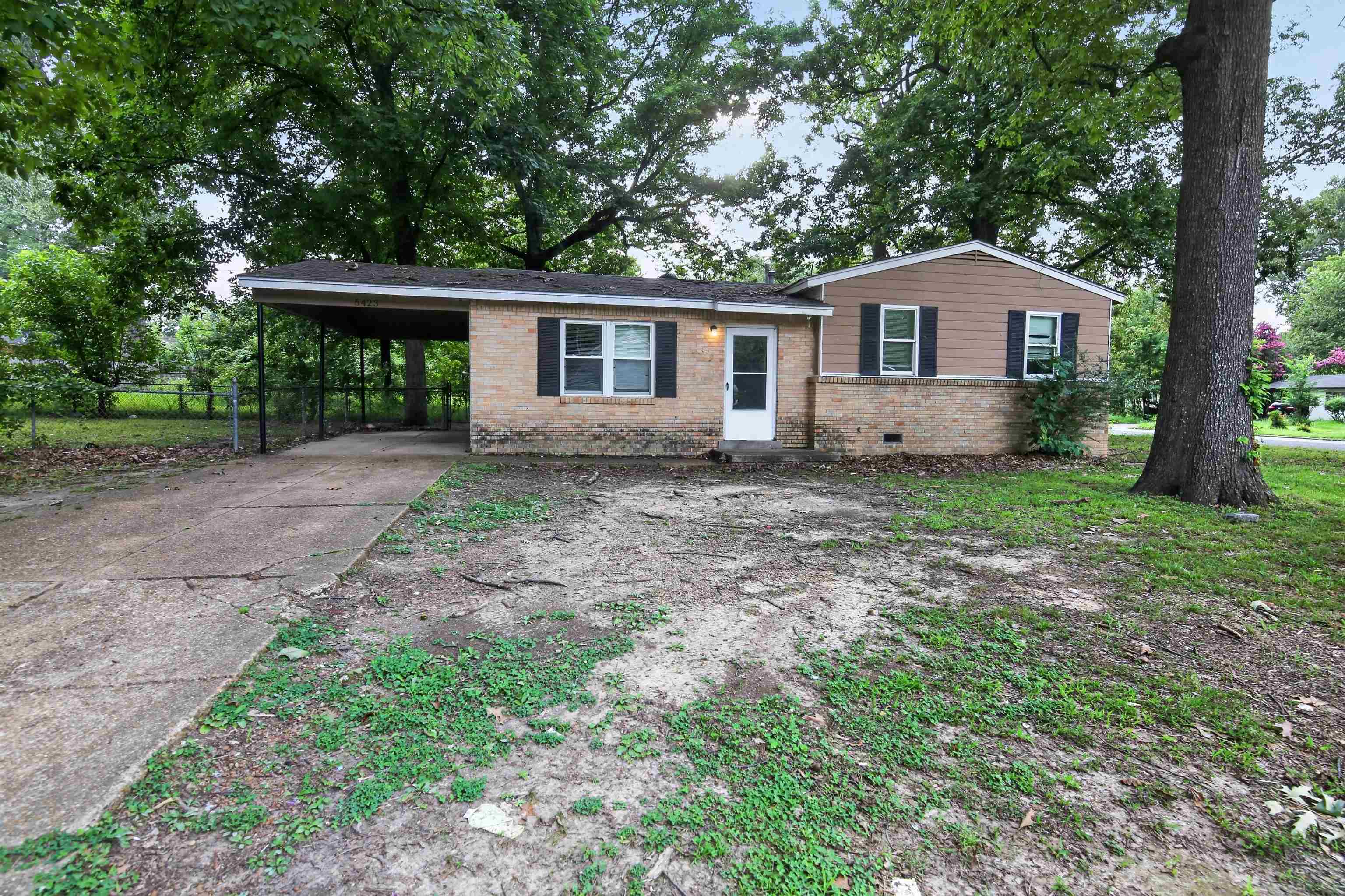 5423 Lexie St Property Photo 3
