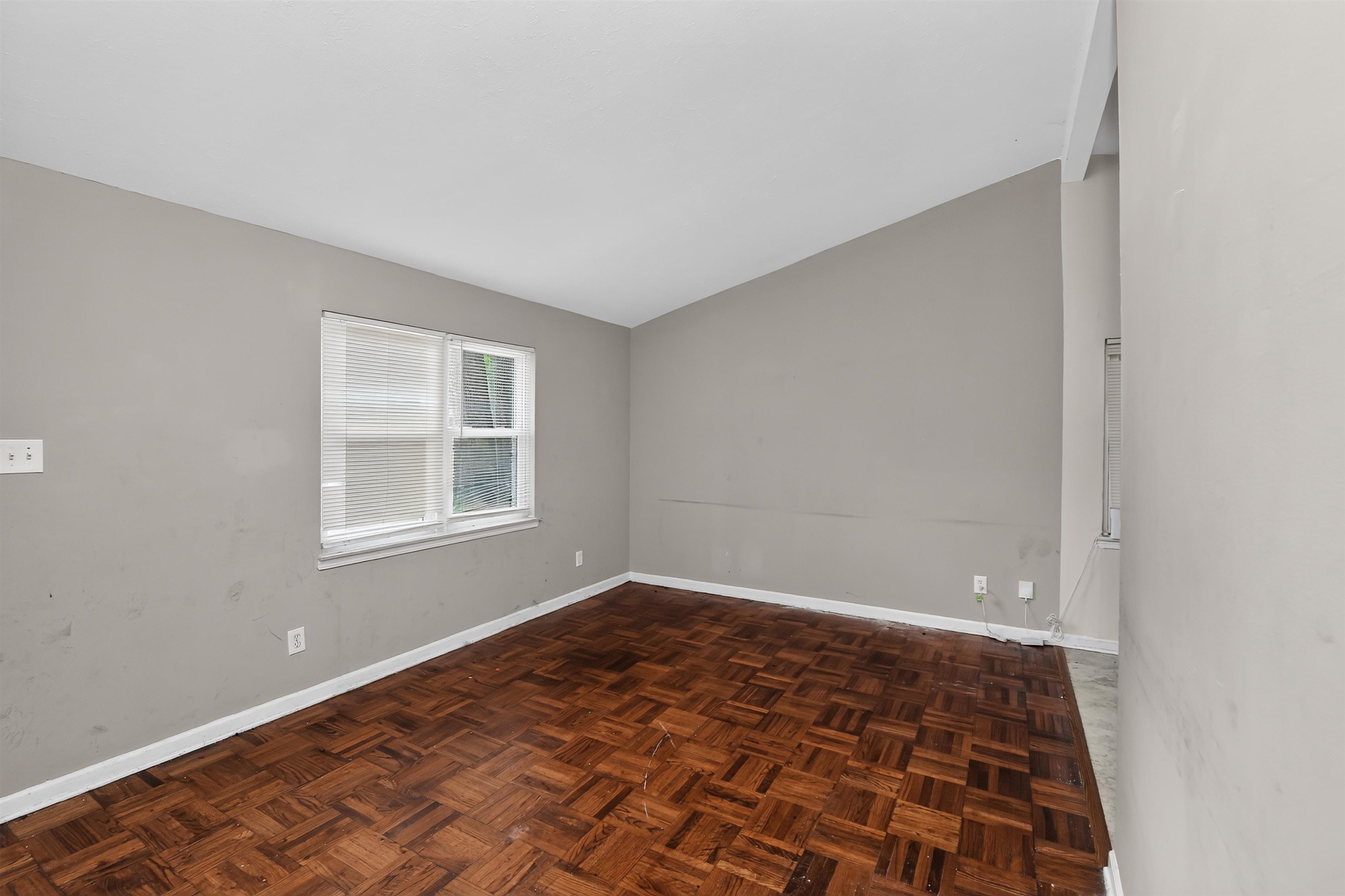5423 Lexie St Property Photo 4