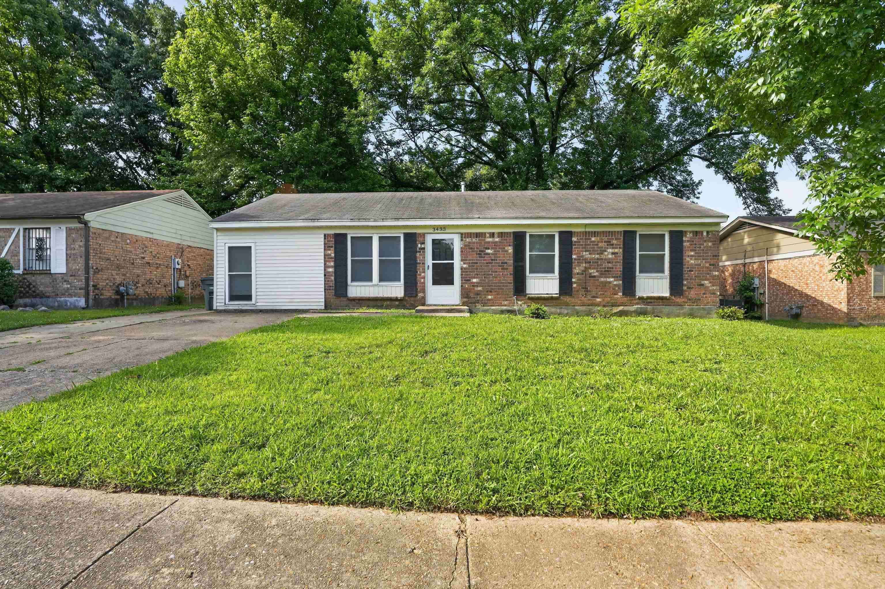3433 BEECH GROVE RD Property Photo 1