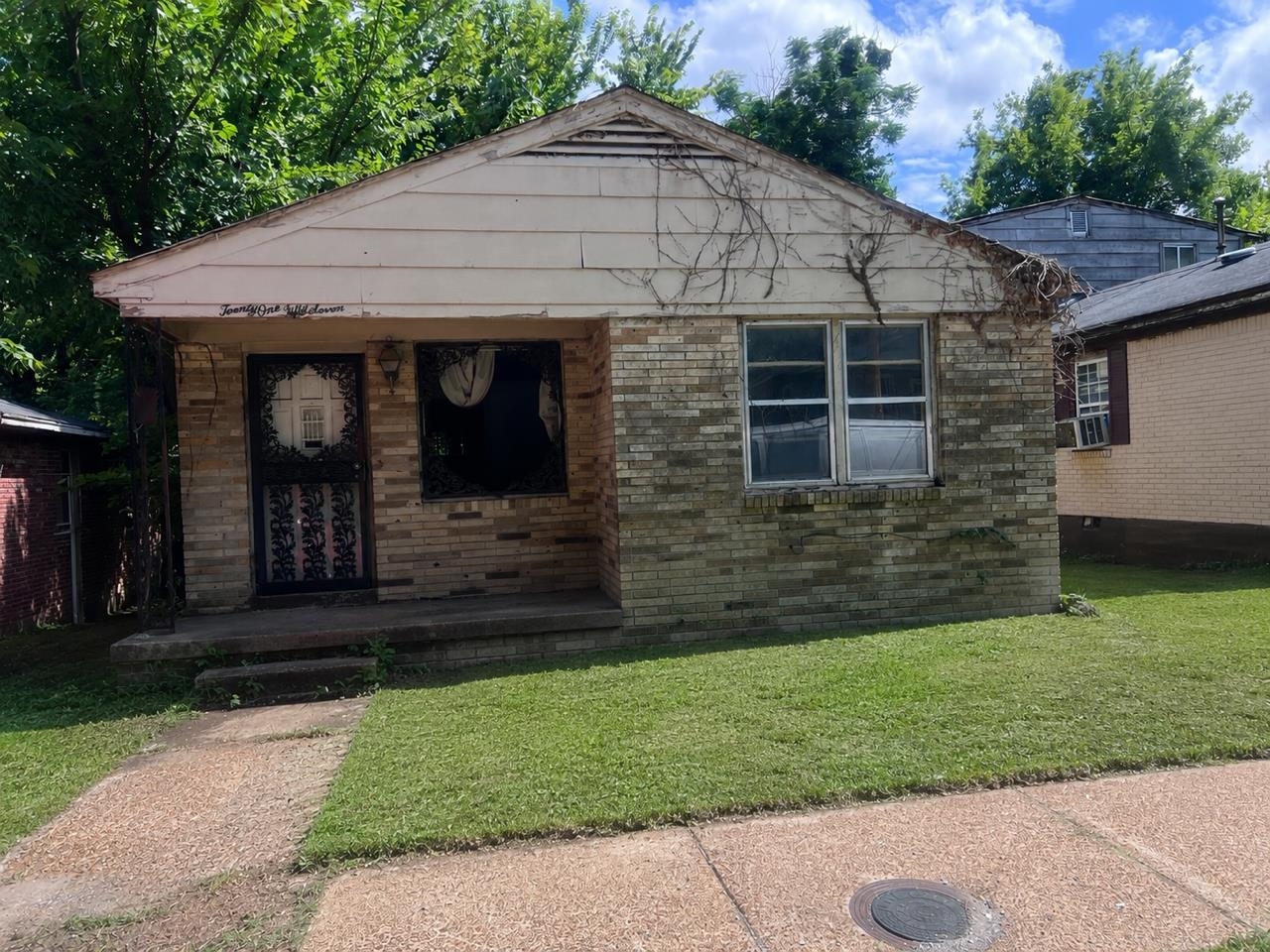 2157 WABASH AVE Property Photo 1