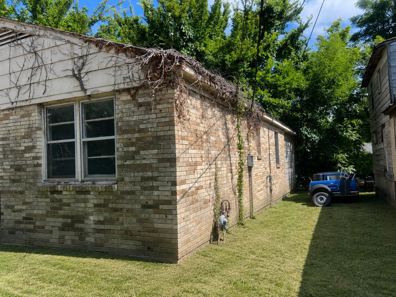 2157 Wabash Ave Property Photo 3