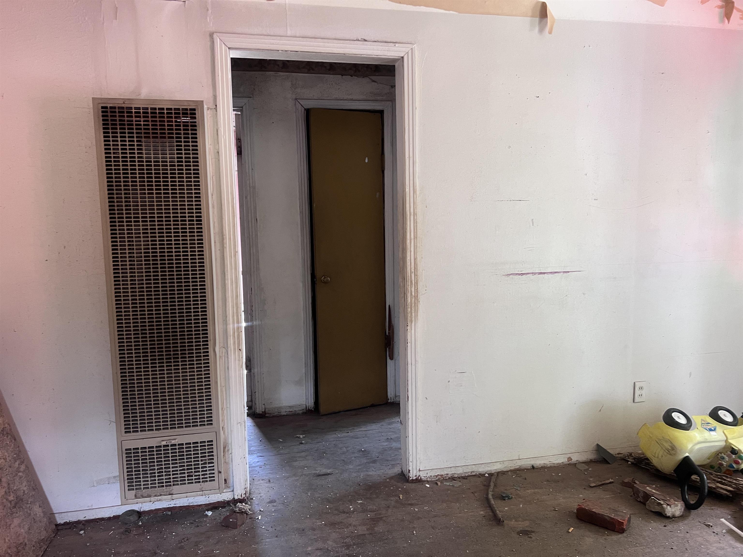 2157 Wabash Ave Property Photo 6