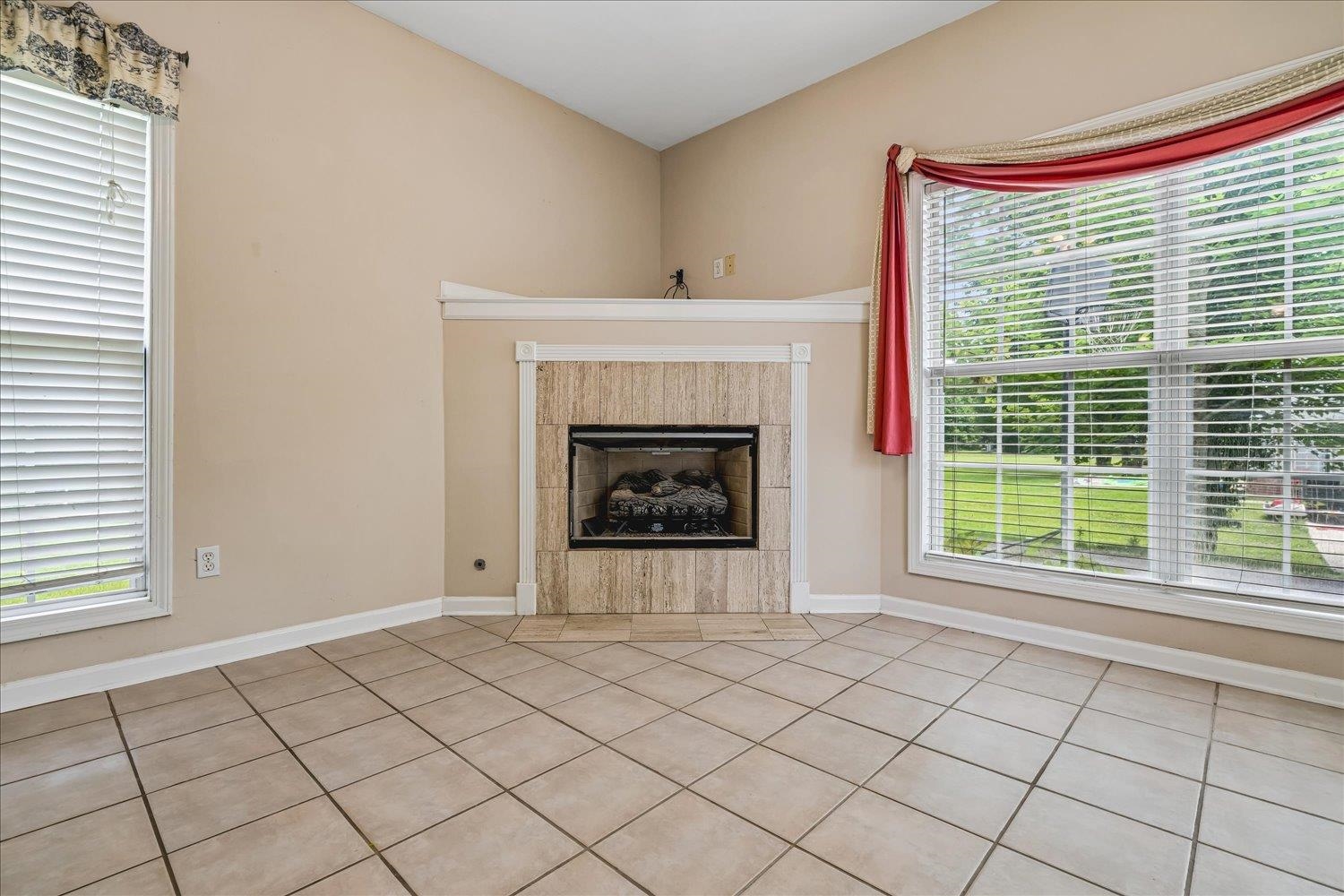 130 Woodmont Dr Property Photo 16