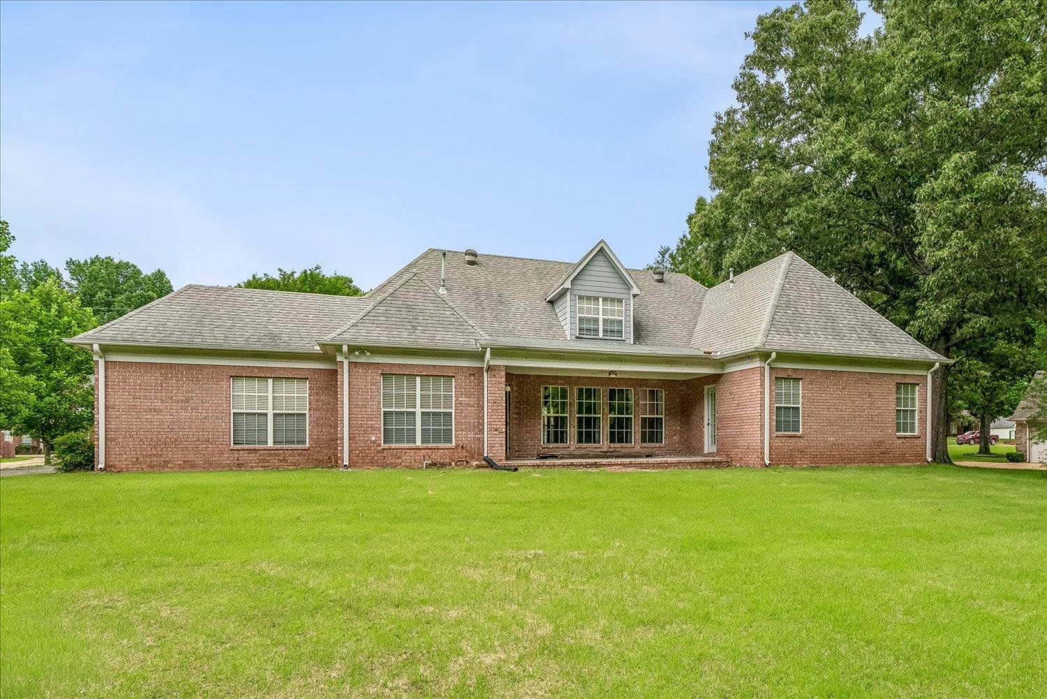 130 Woodmont Dr Property Photo 33