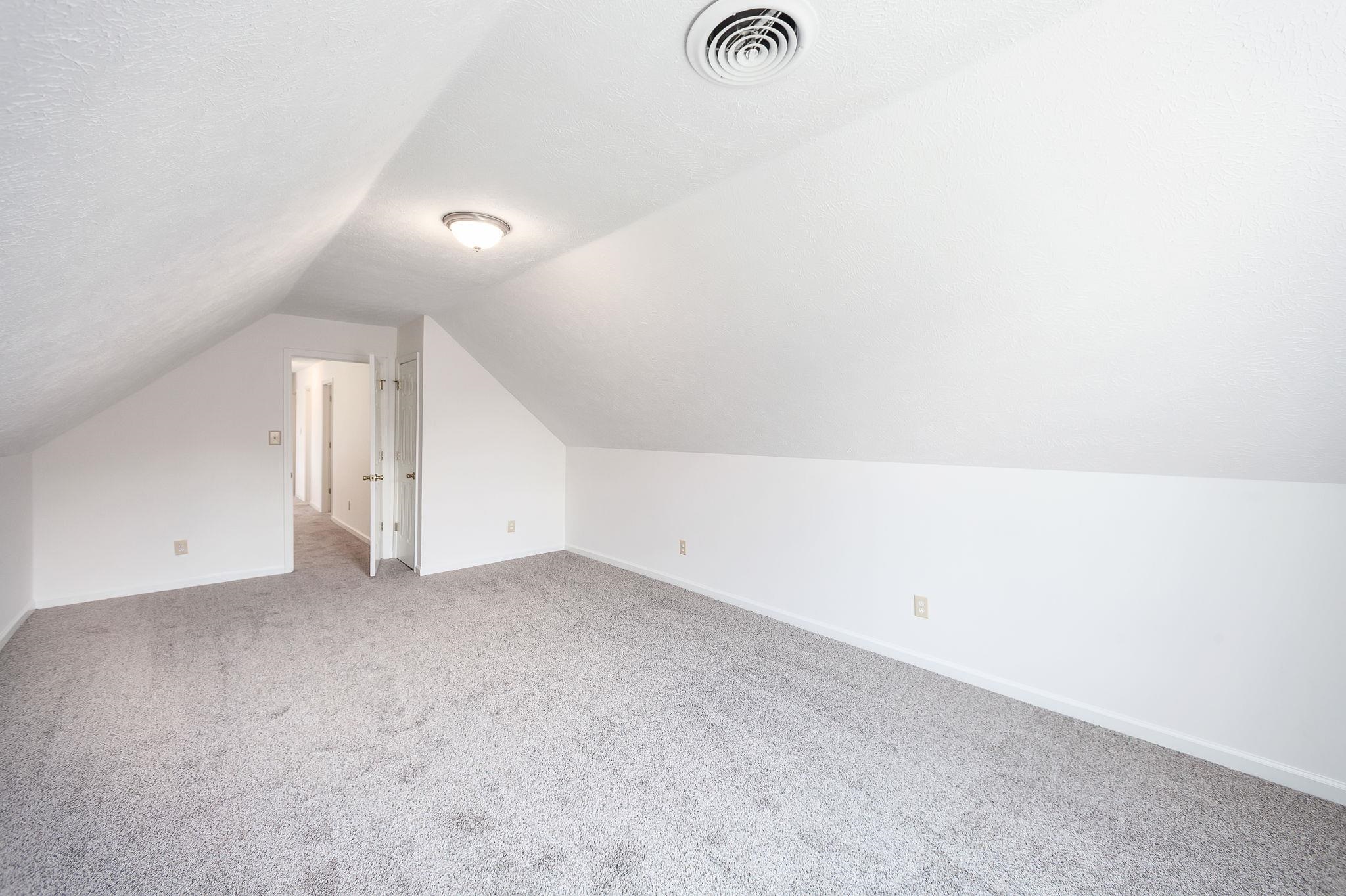 34 Valleyfield Cv Property Photo 15