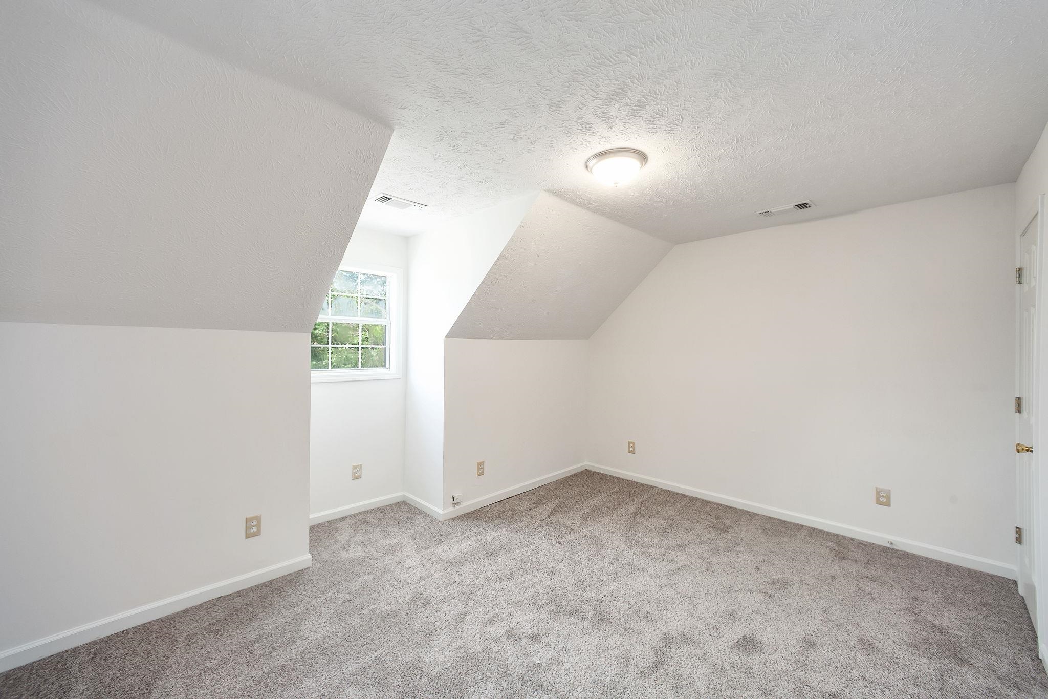 34 Valleyfield Cv Property Photo 16
