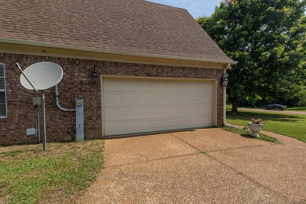 7329 Surina Dr Property Photo 28