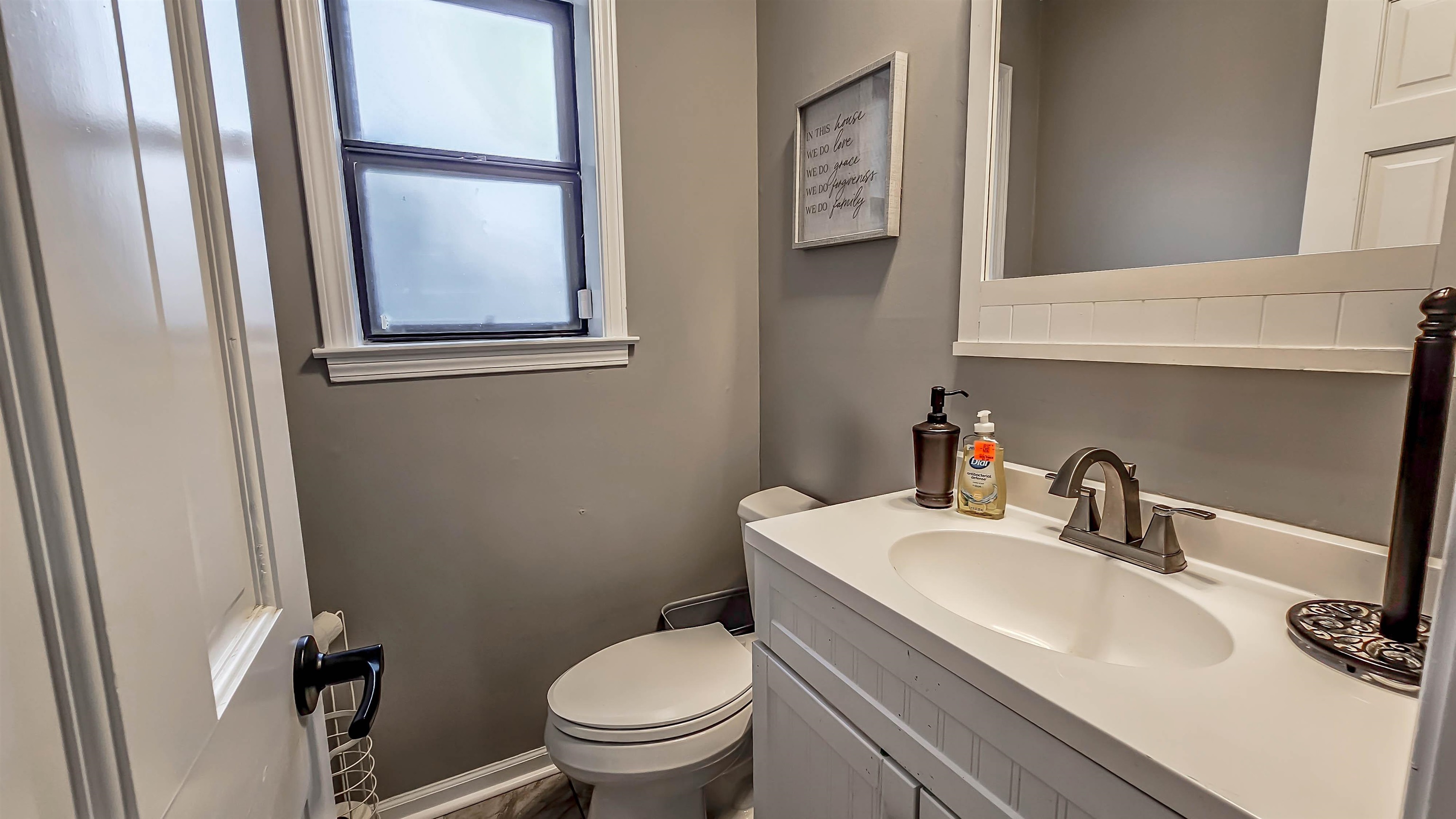 2455 Surreyhill Pl Property Photo 13