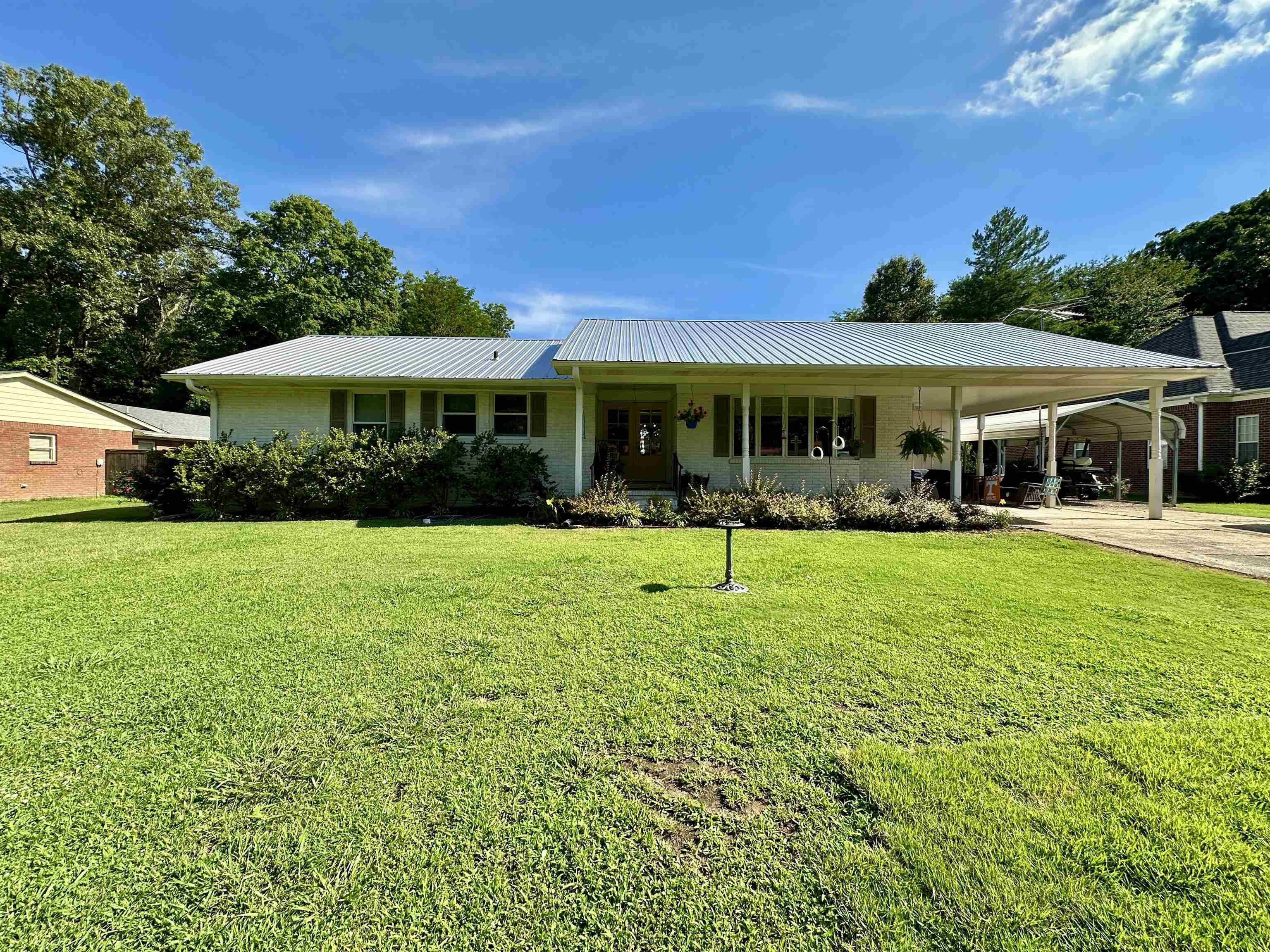 115 Rolling Oaks Dr Property Photo 1