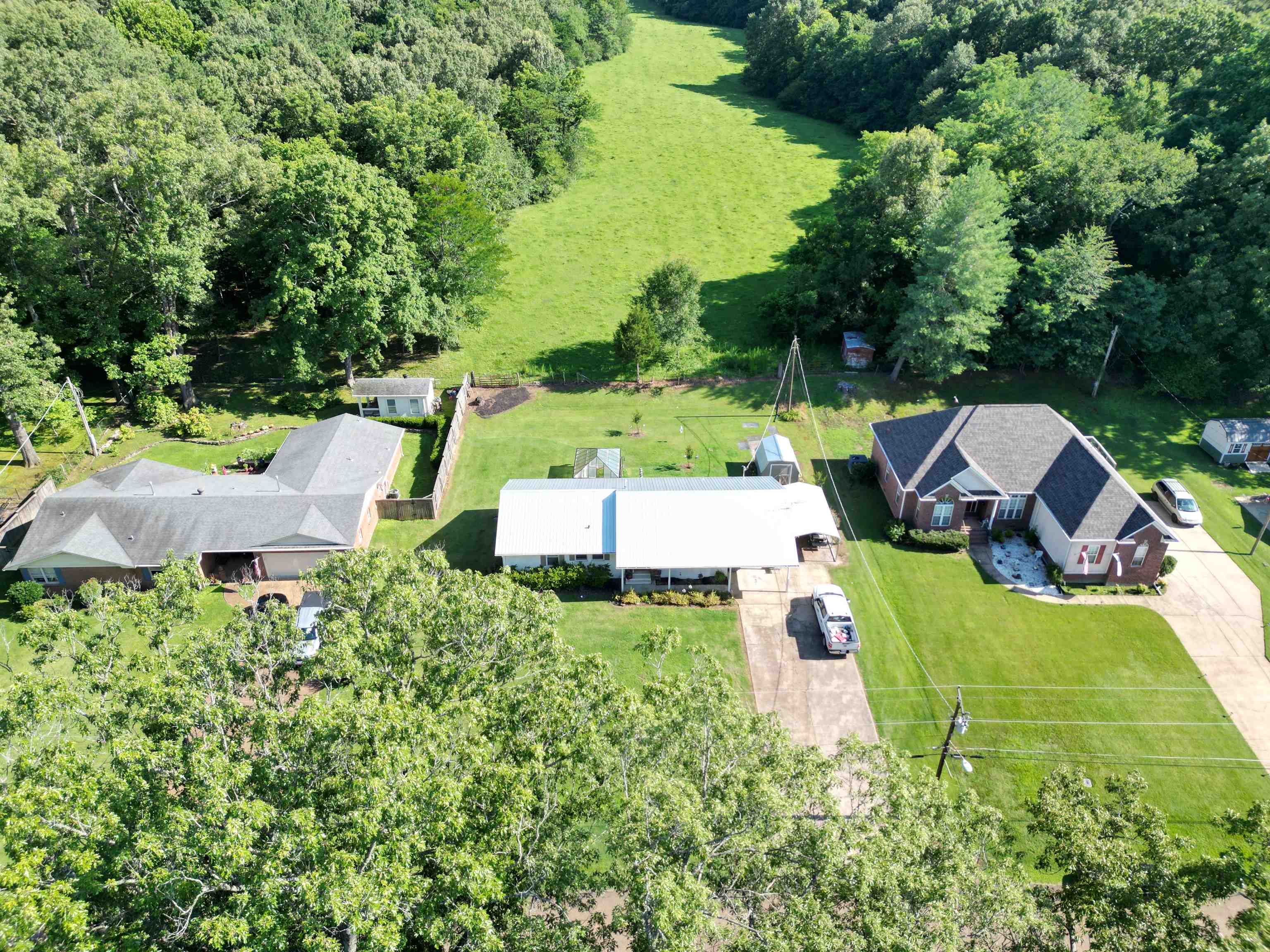 115 Rolling Oaks Dr Property Photo 2