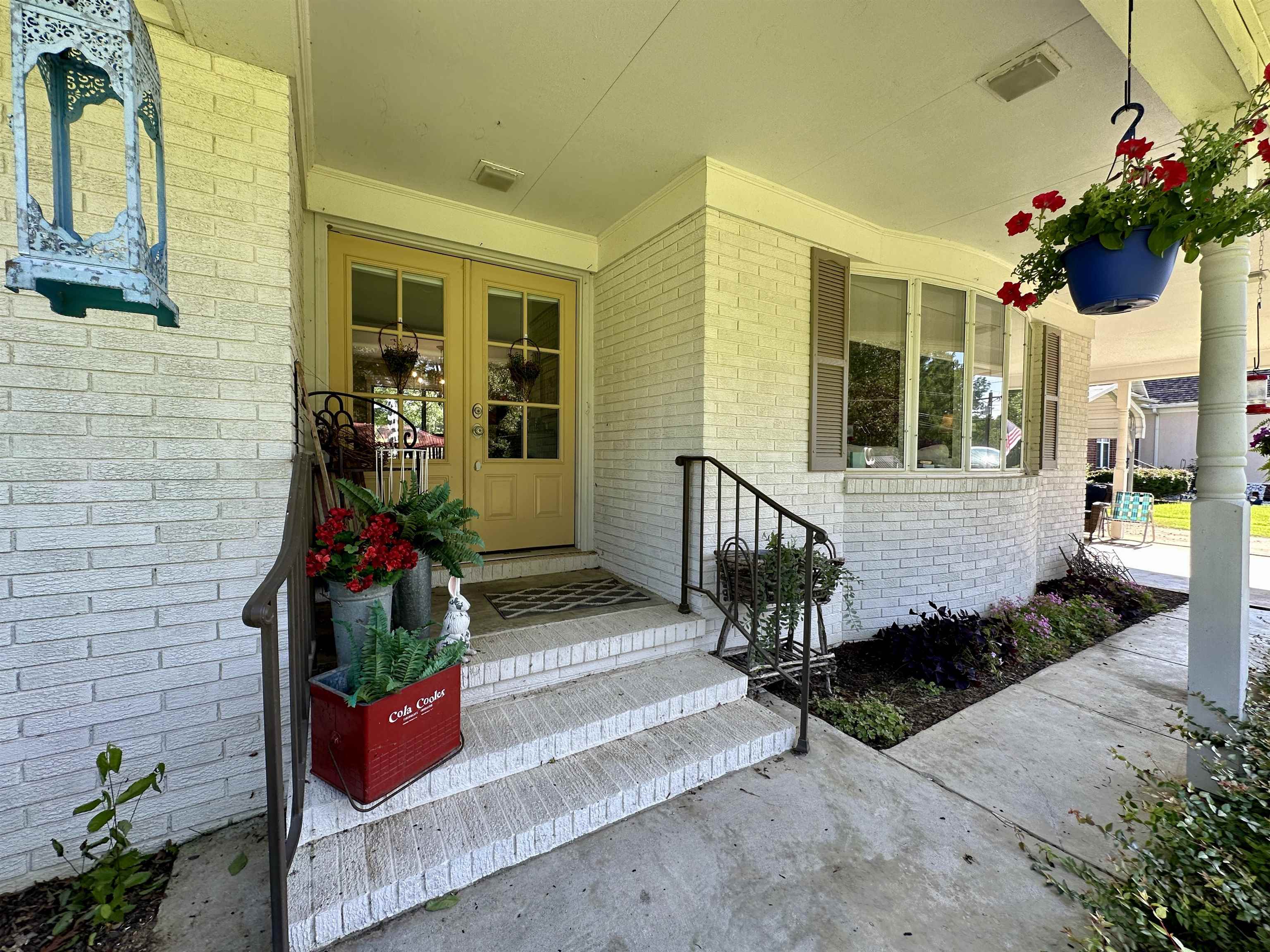 115 Rolling Oaks Dr Property Photo 3