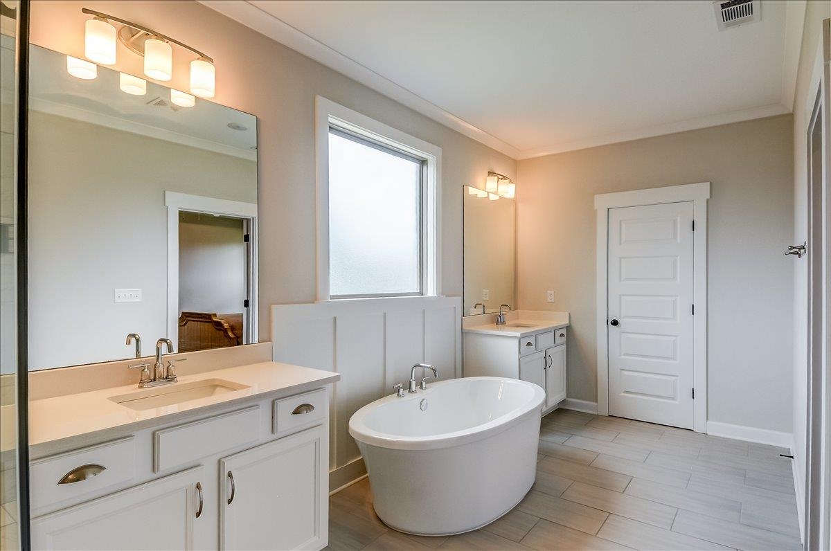 4684 Kings Forest Dr Property Photo 20