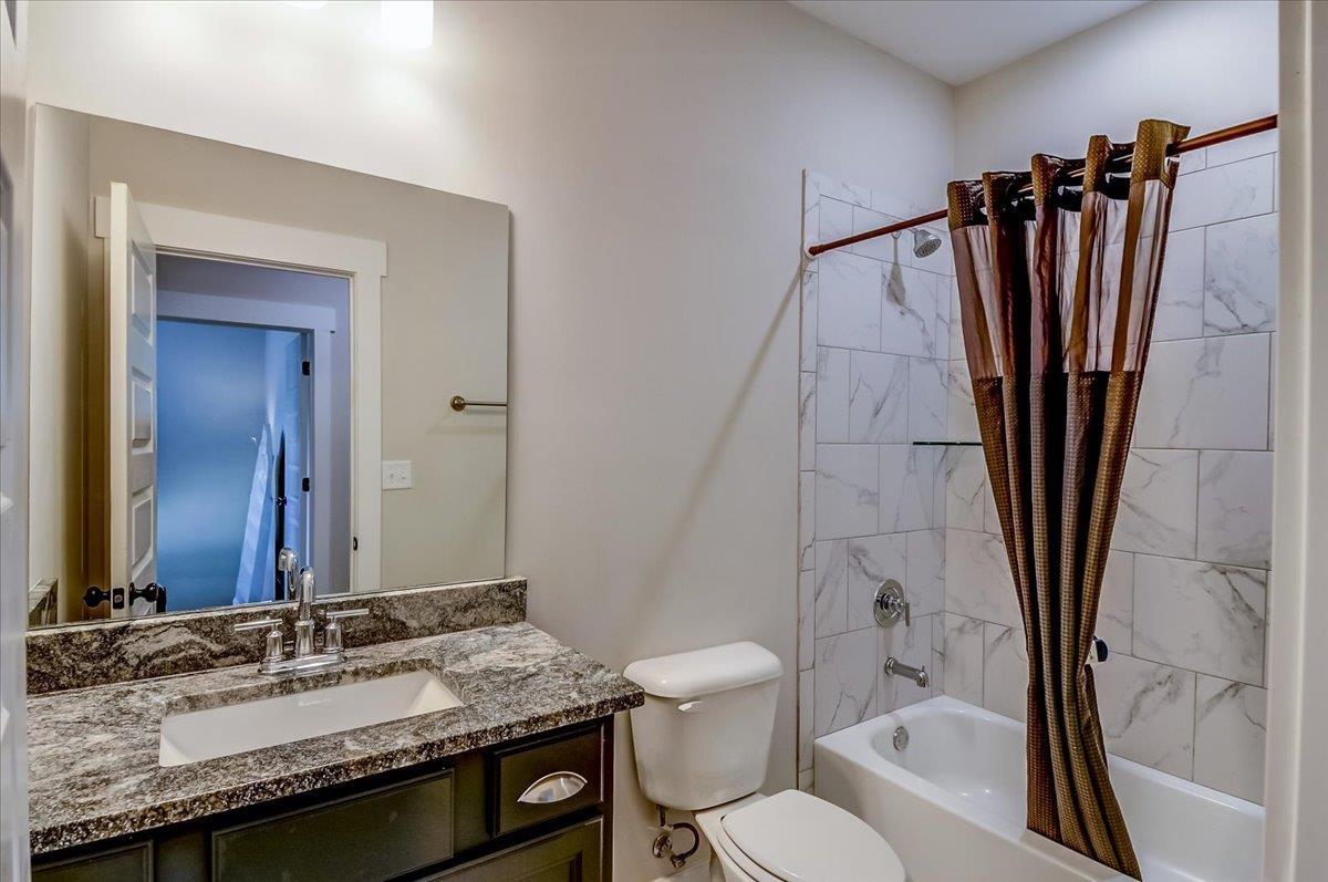 4684 Kings Forest Dr Property Photo 23