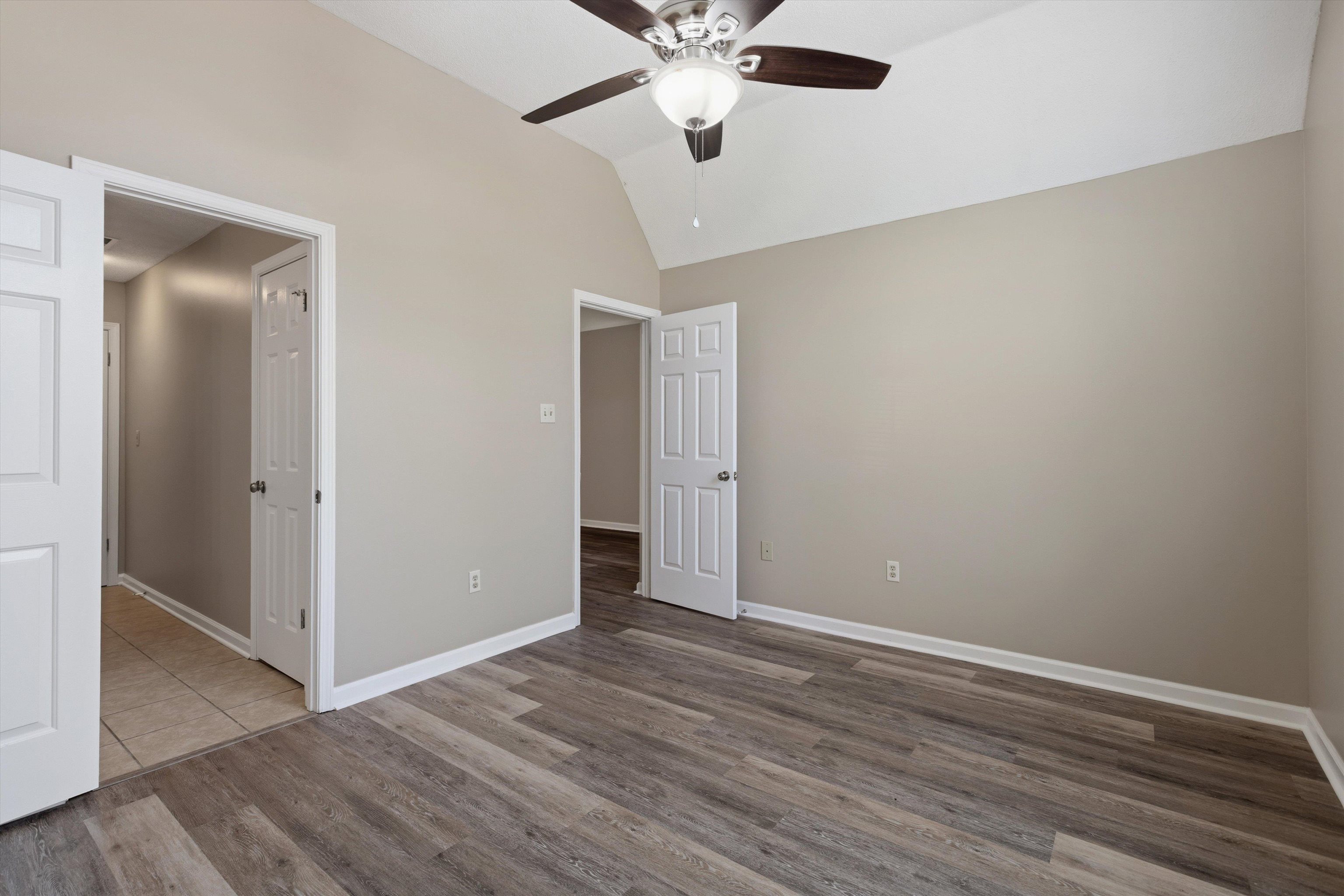 7750 Shadowland Dr Property Photo 12