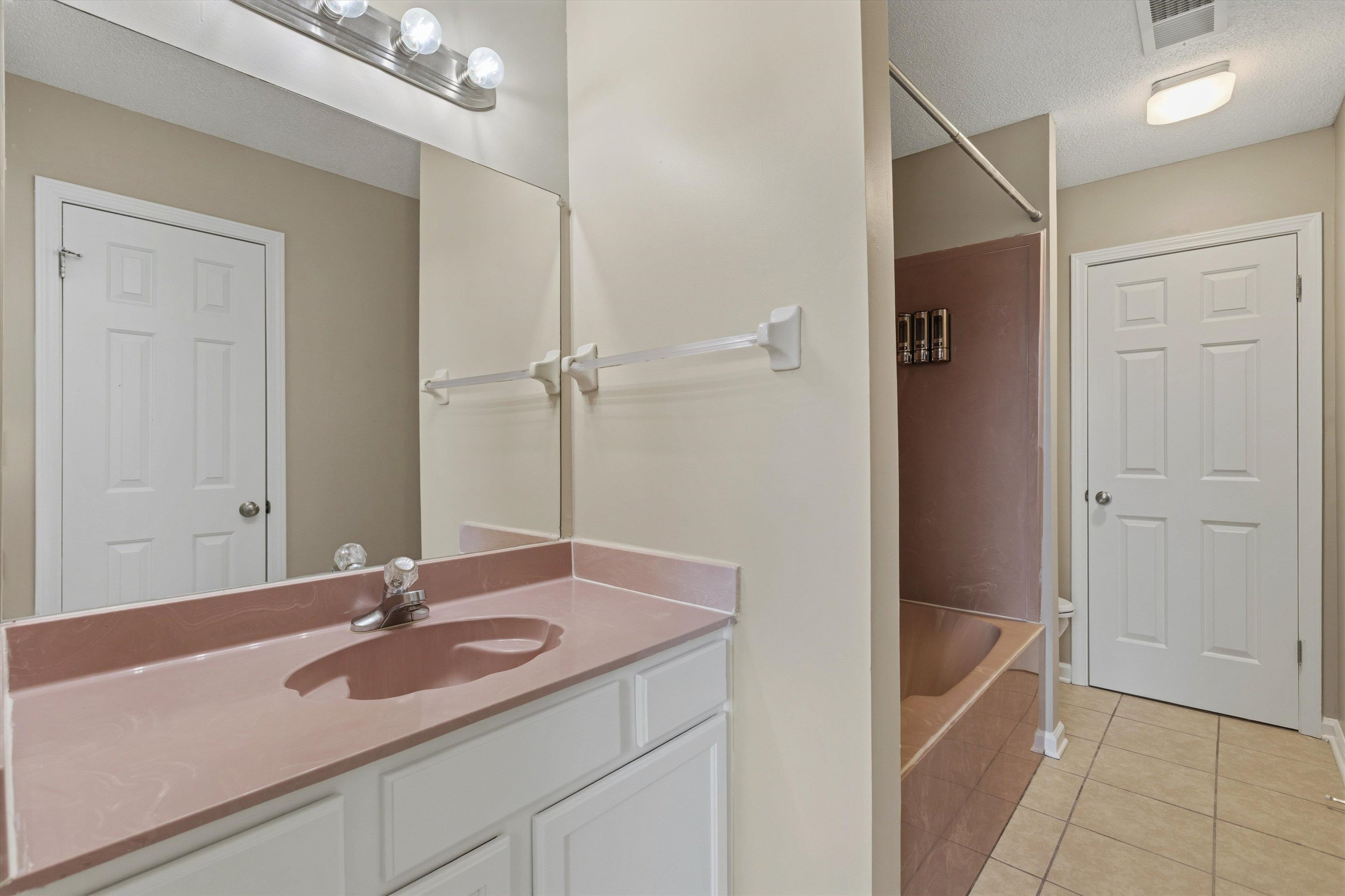 7750 Shadowland Dr Property Photo 14