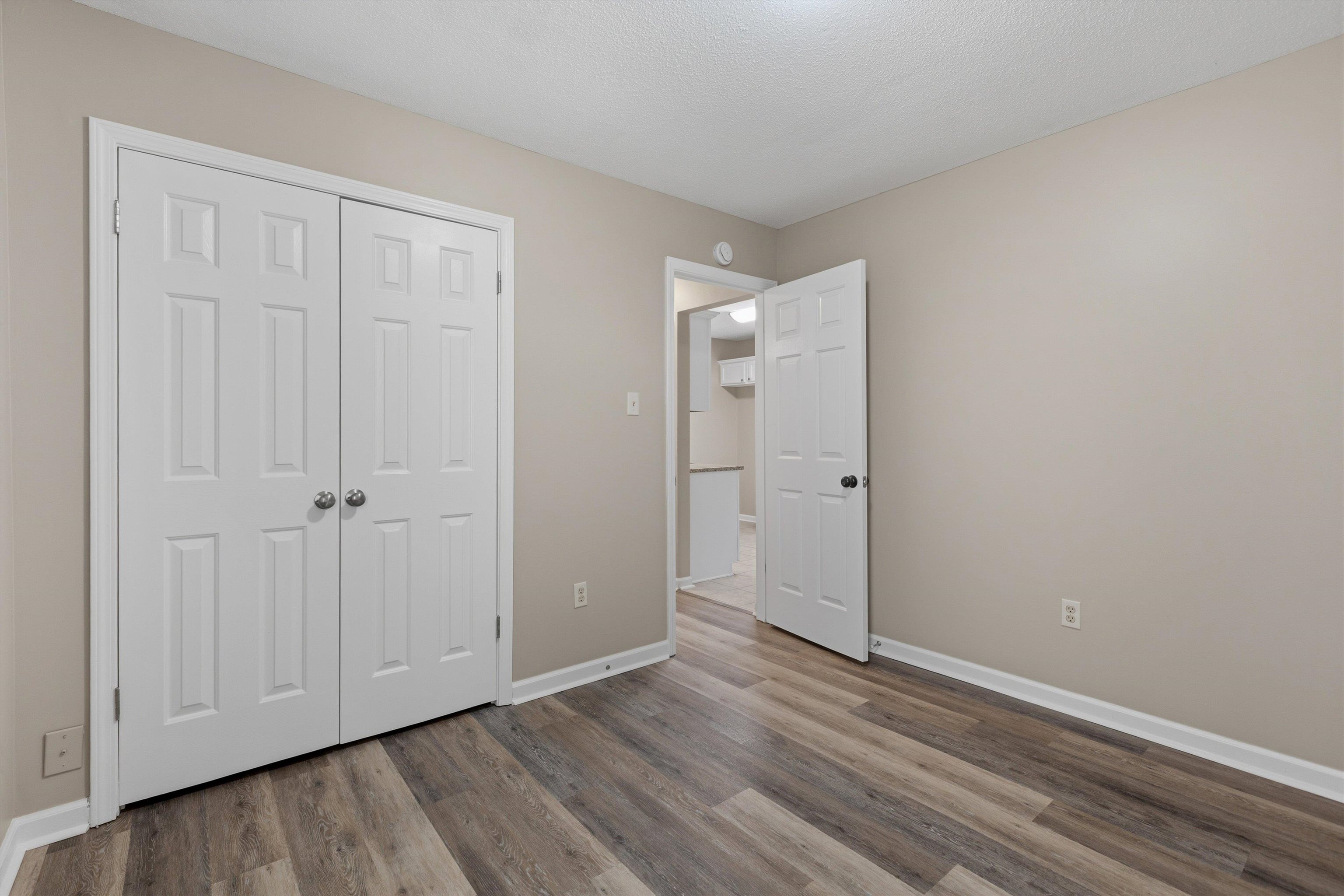 7750 Shadowland Dr Property Photo 17