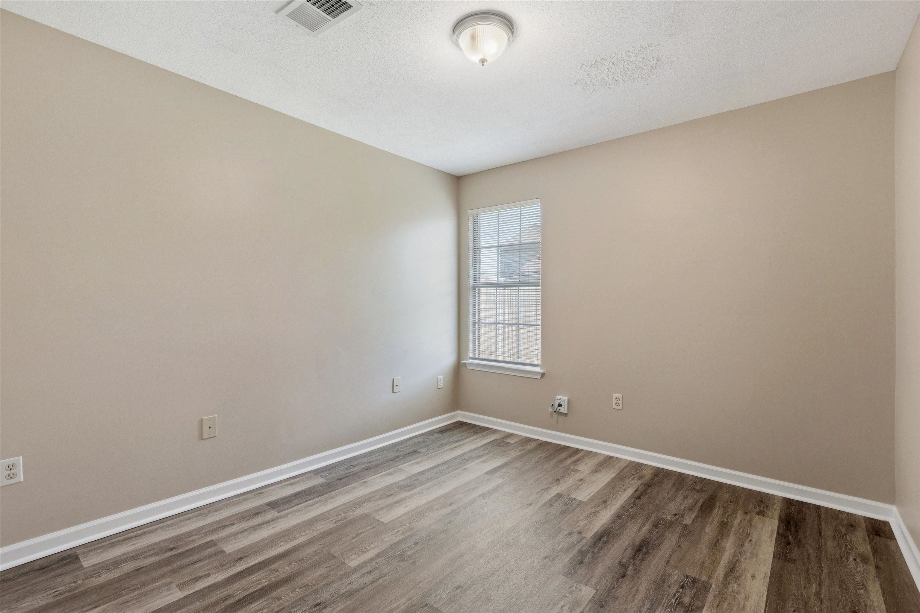 7750 Shadowland Dr Property Photo 19
