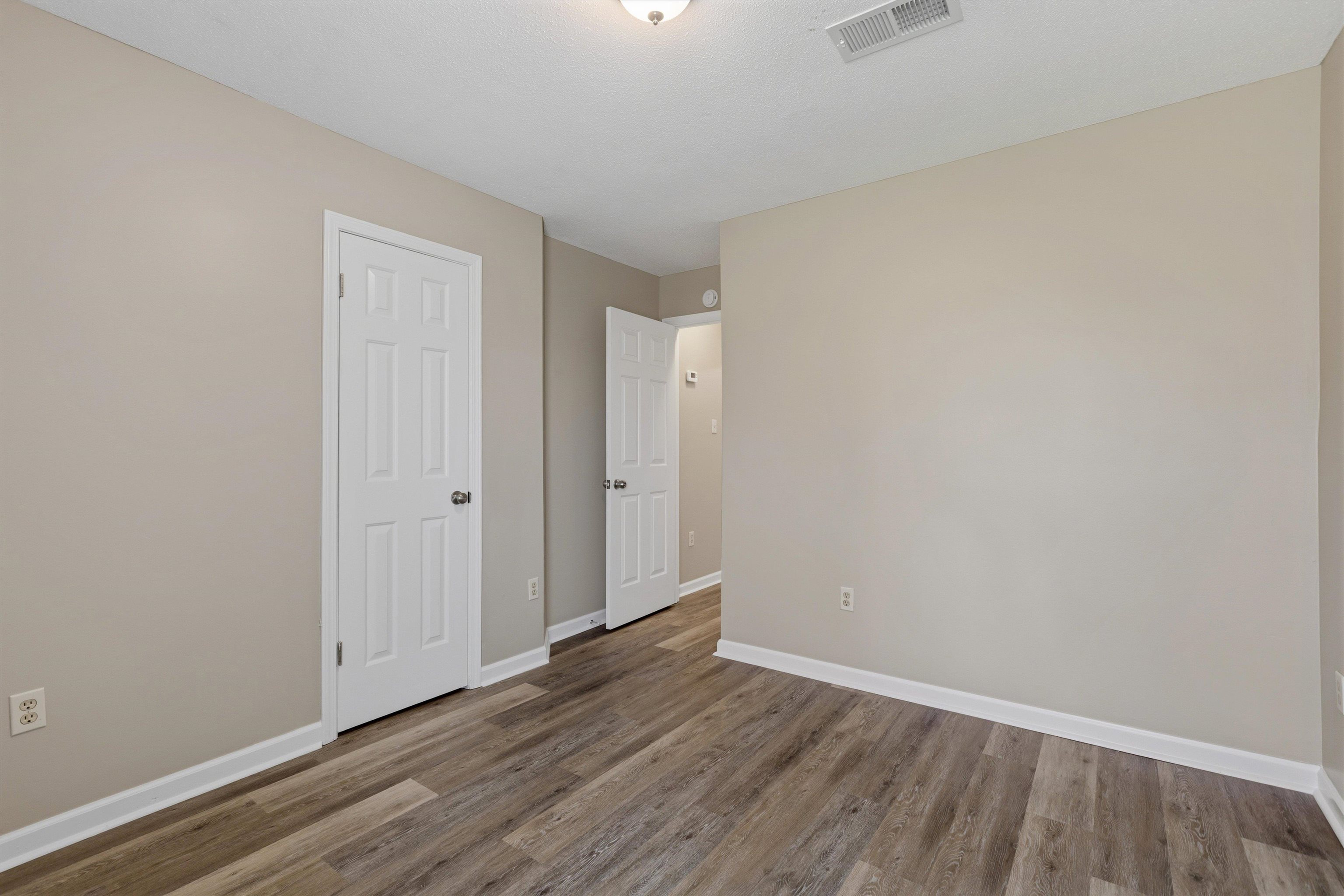 7750 Shadowland Dr Property Photo 20