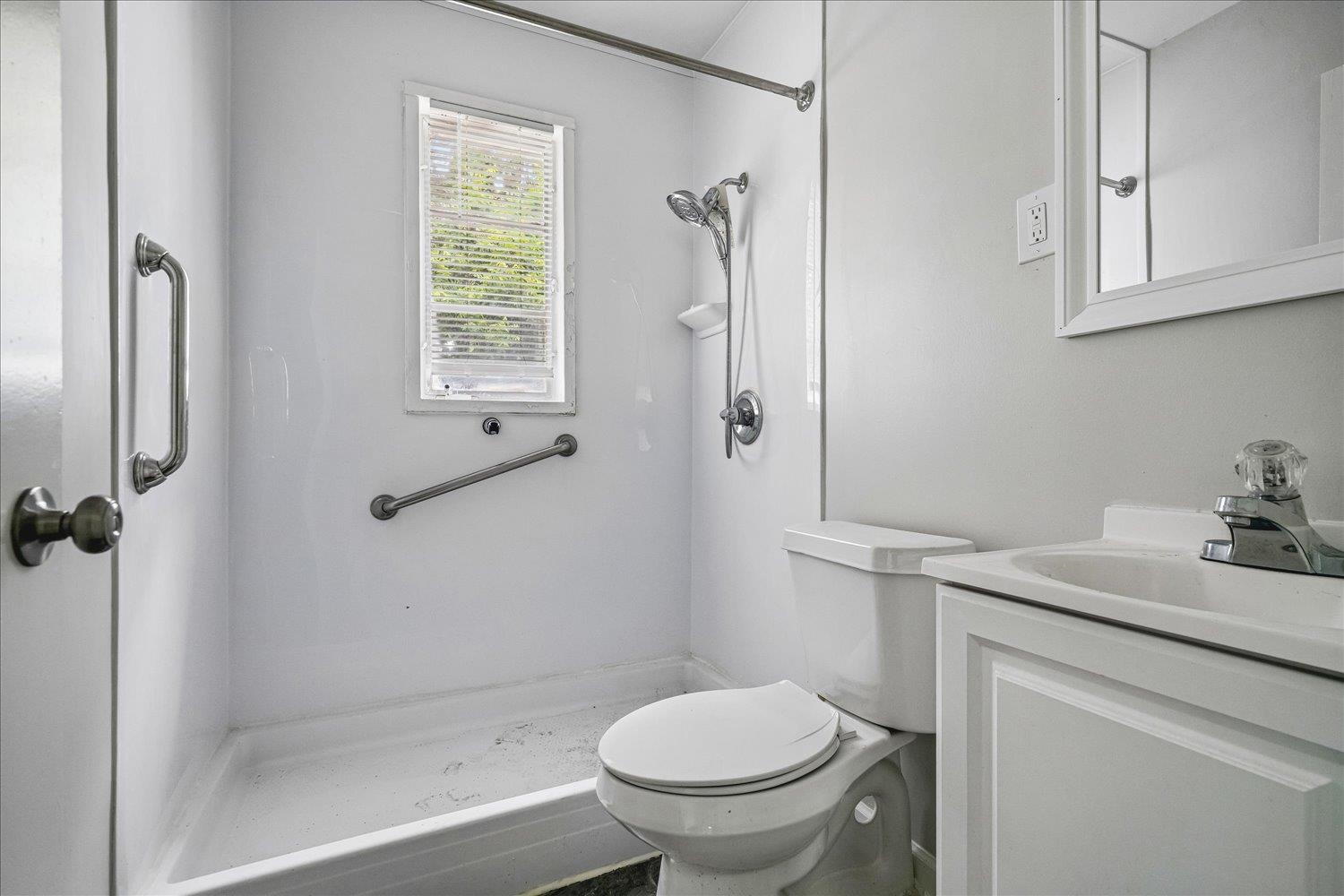 2518 Manchester Rd Property Photo 8