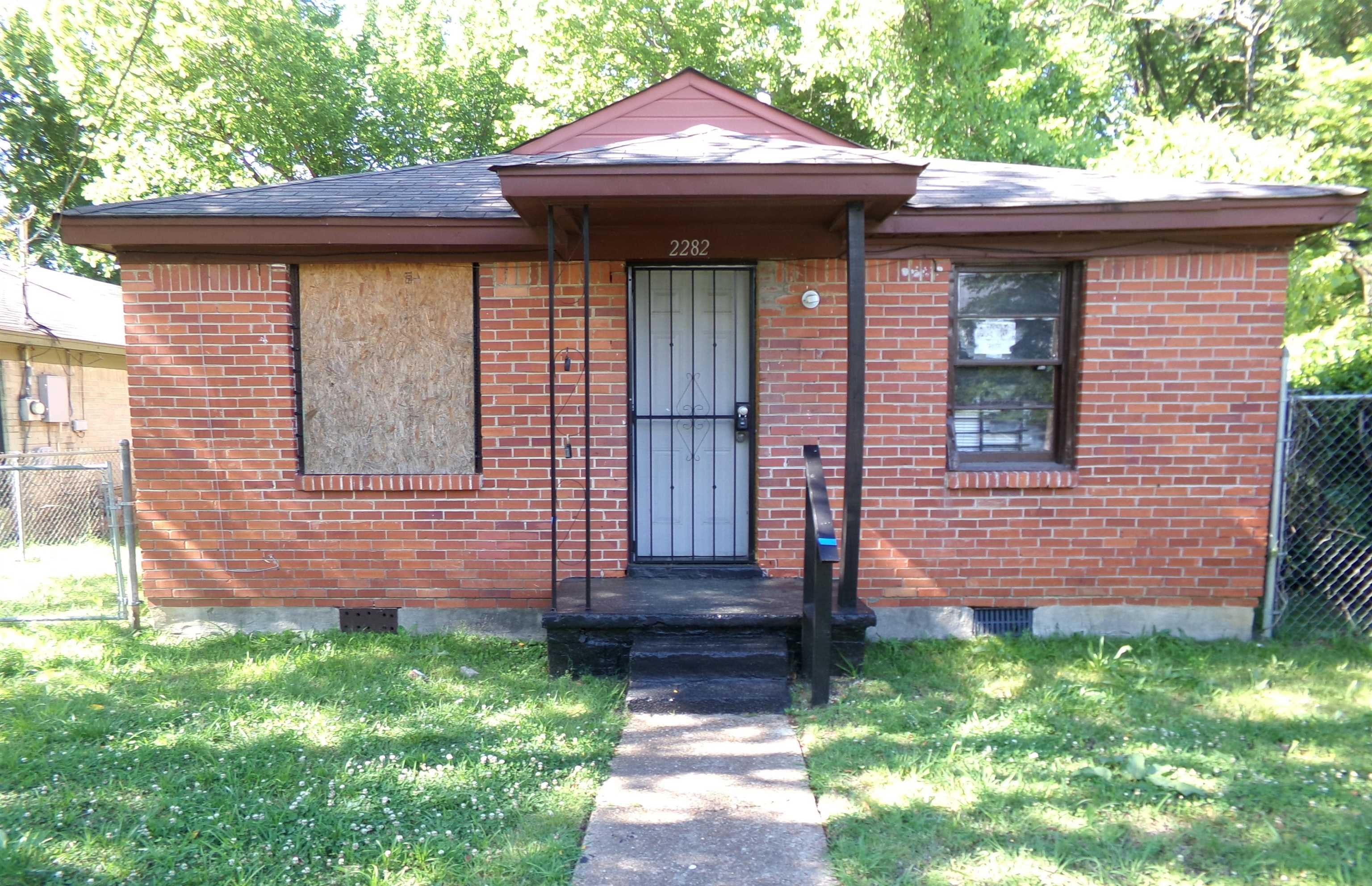 2282 Eldridge Ave Property Photo 1
