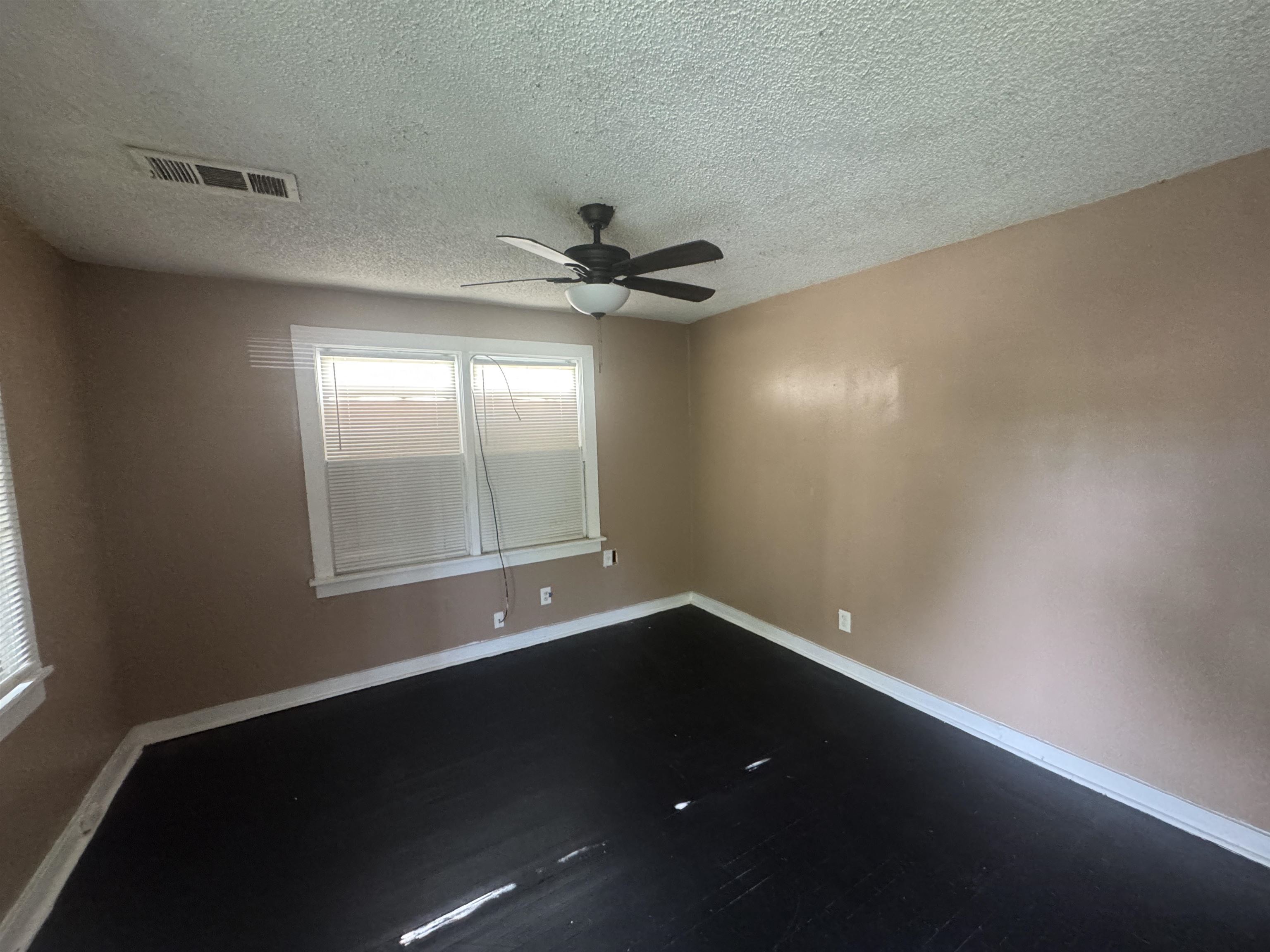 2282 Eldridge Ave Property Photo 8