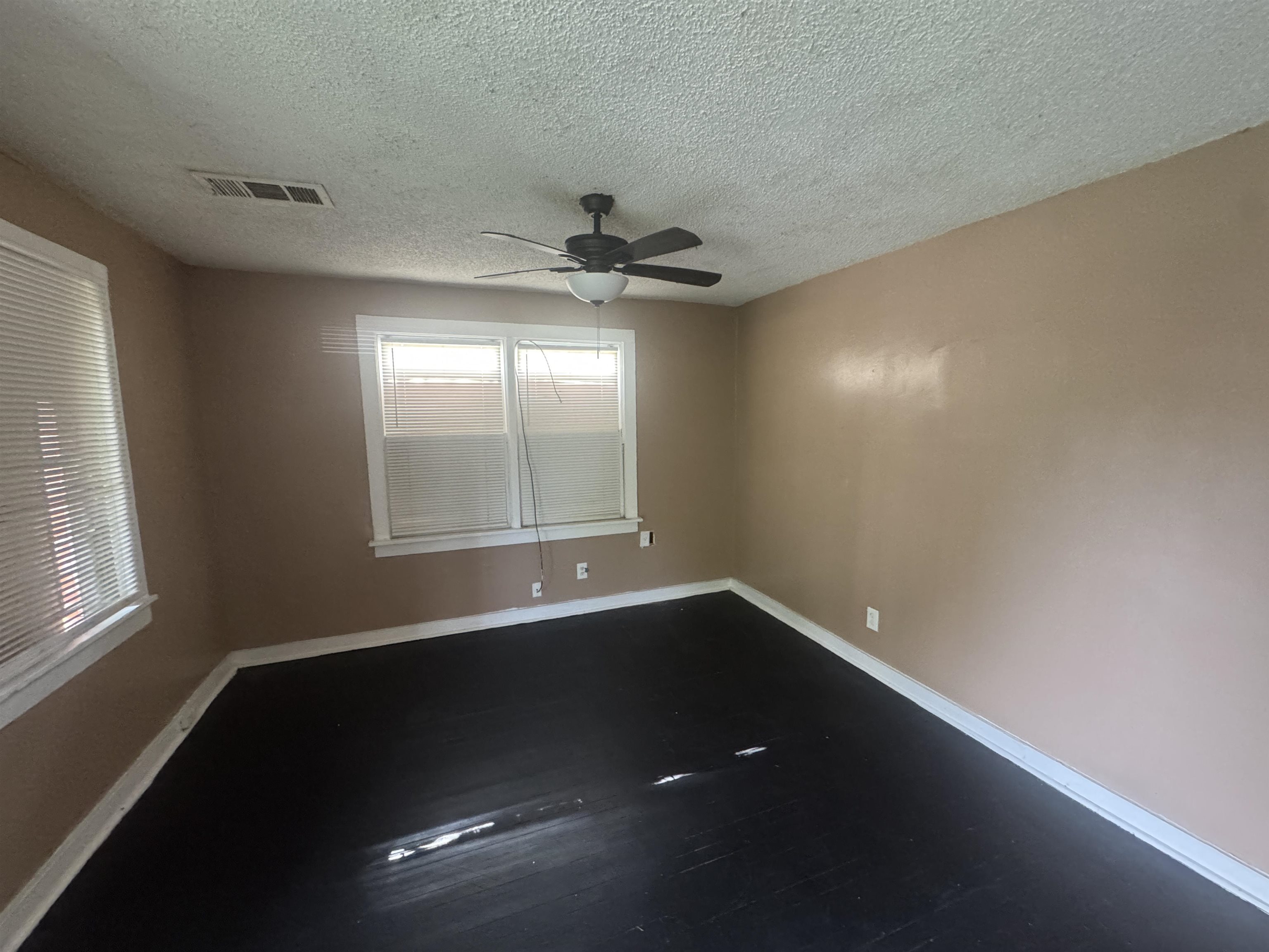 2282 Eldridge Ave Property Photo 10