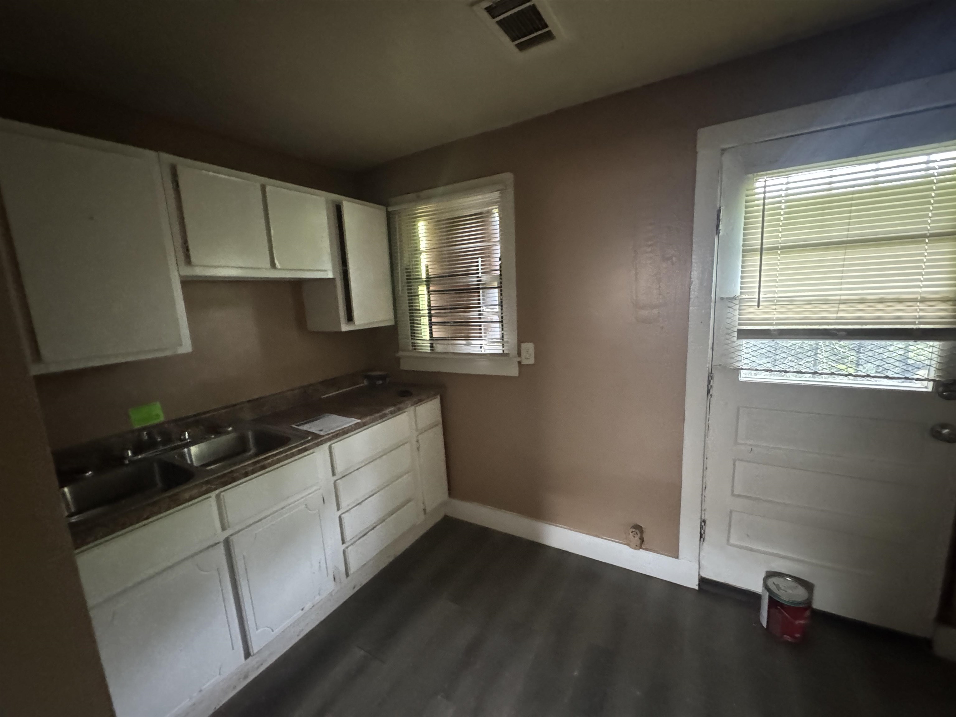 2282 Eldridge Ave Property Photo 15