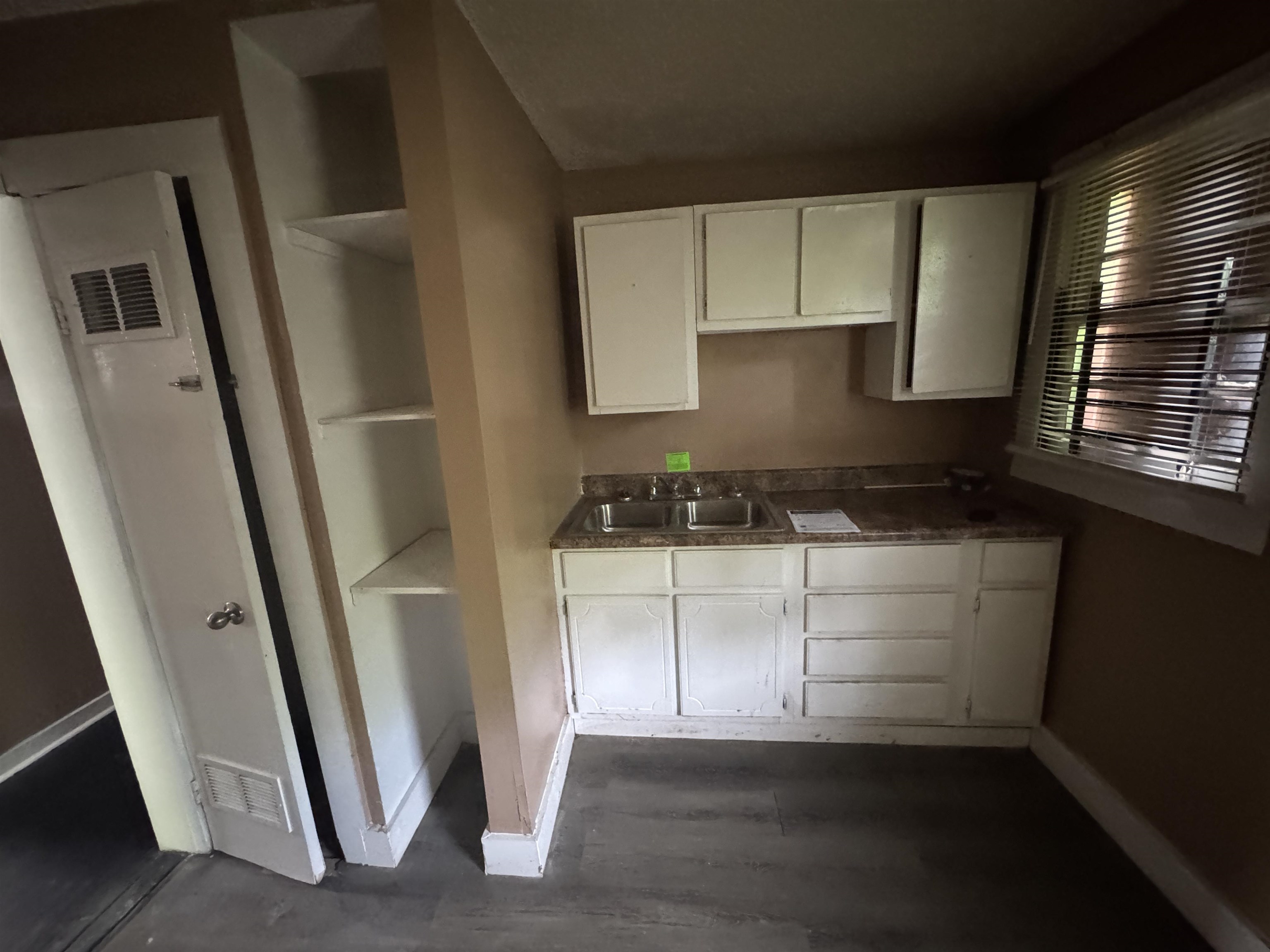 2282 Eldridge Ave Property Photo 17