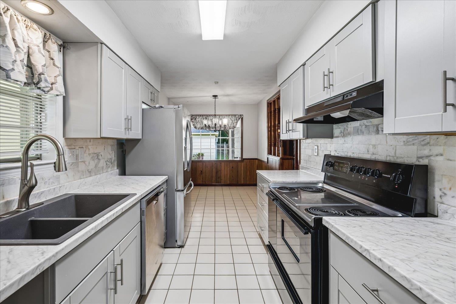 4208 Oakcrest Ave Property Photo 12