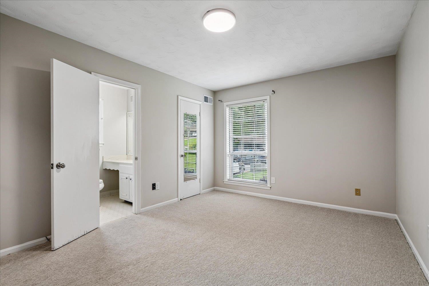 4208 Oakcrest Ave Property Photo 24