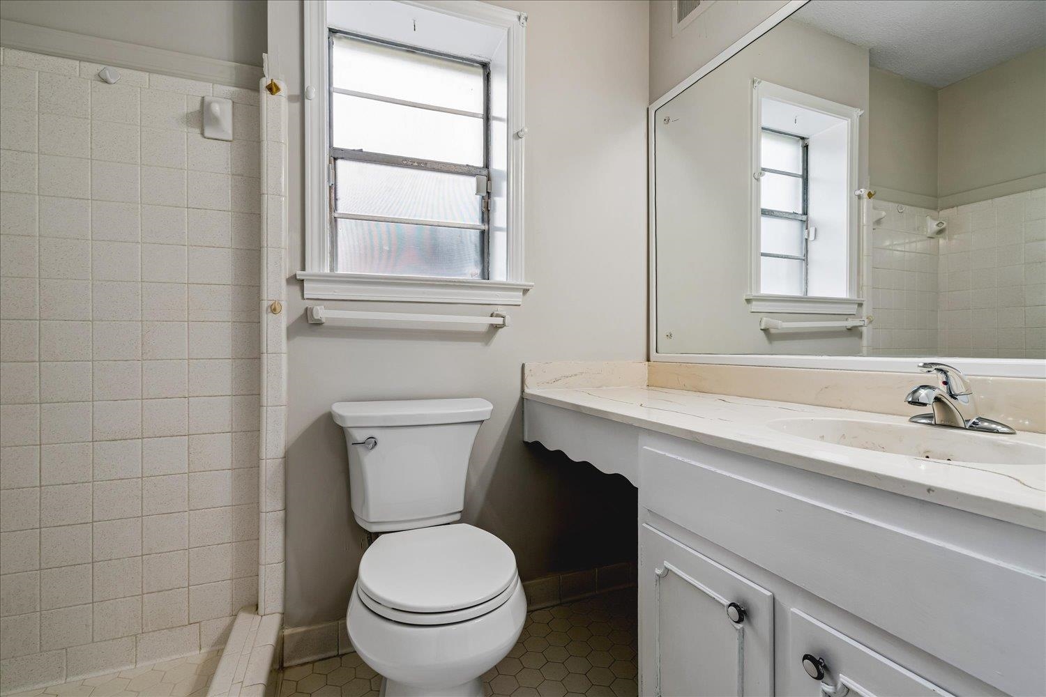 4208 Oakcrest Ave Property Photo 25