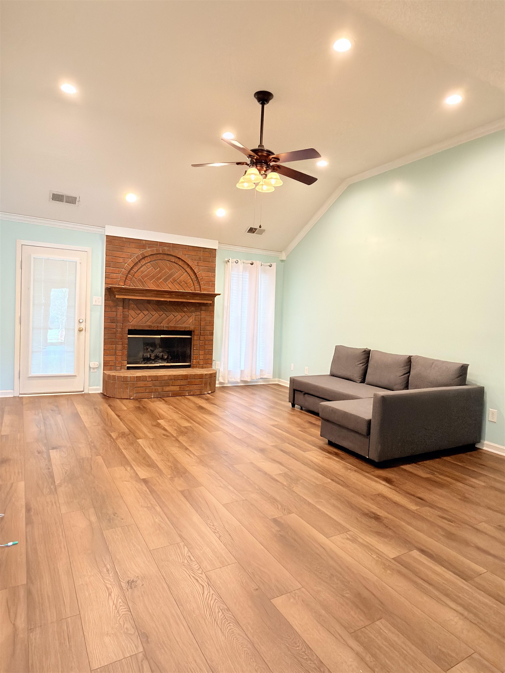 8612 Overcup Oaks Dr Property Photo 2