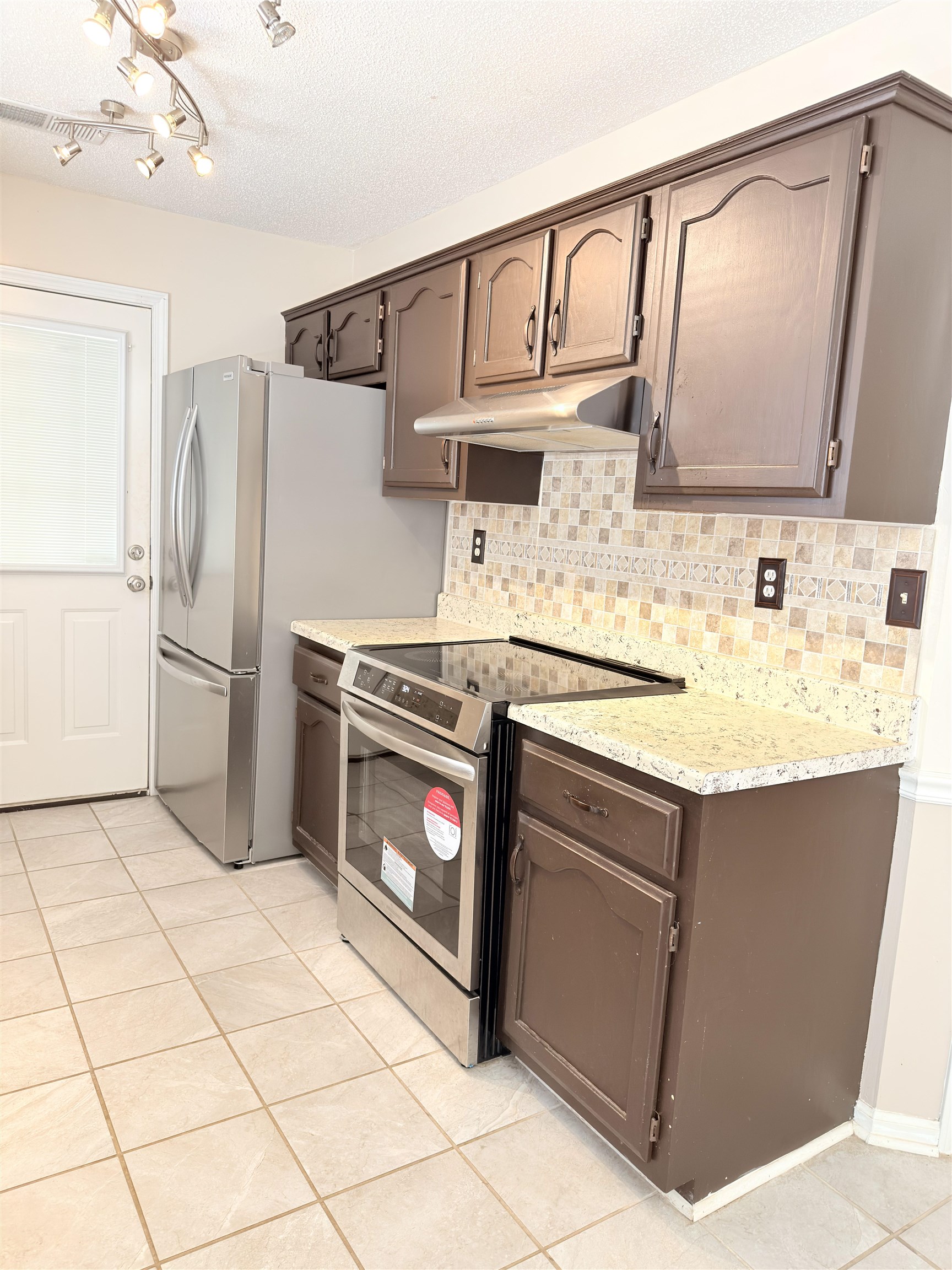 8612 Overcup Oaks Dr Property Photo 6