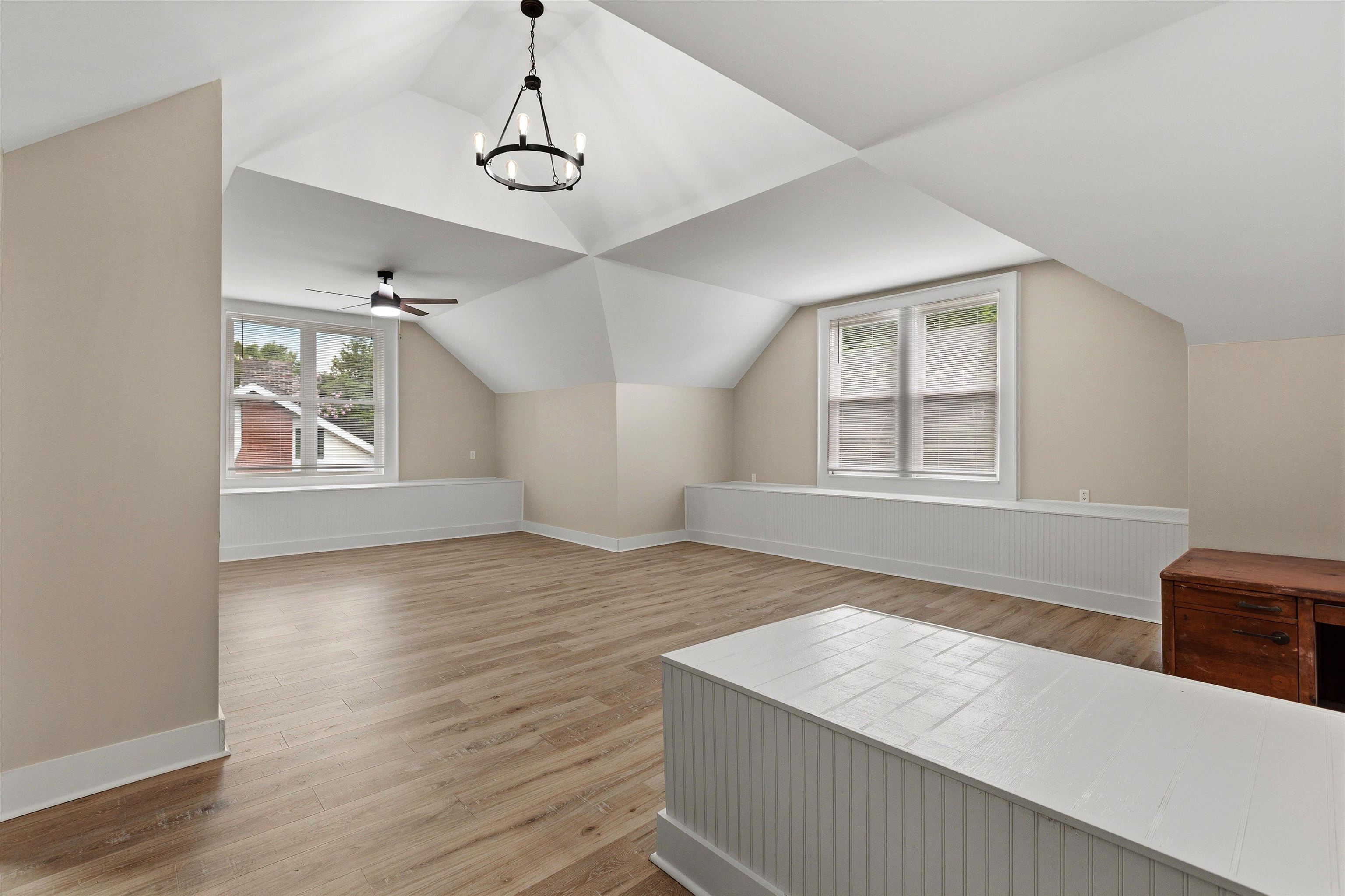 2025 Central Ave Property Photo 27