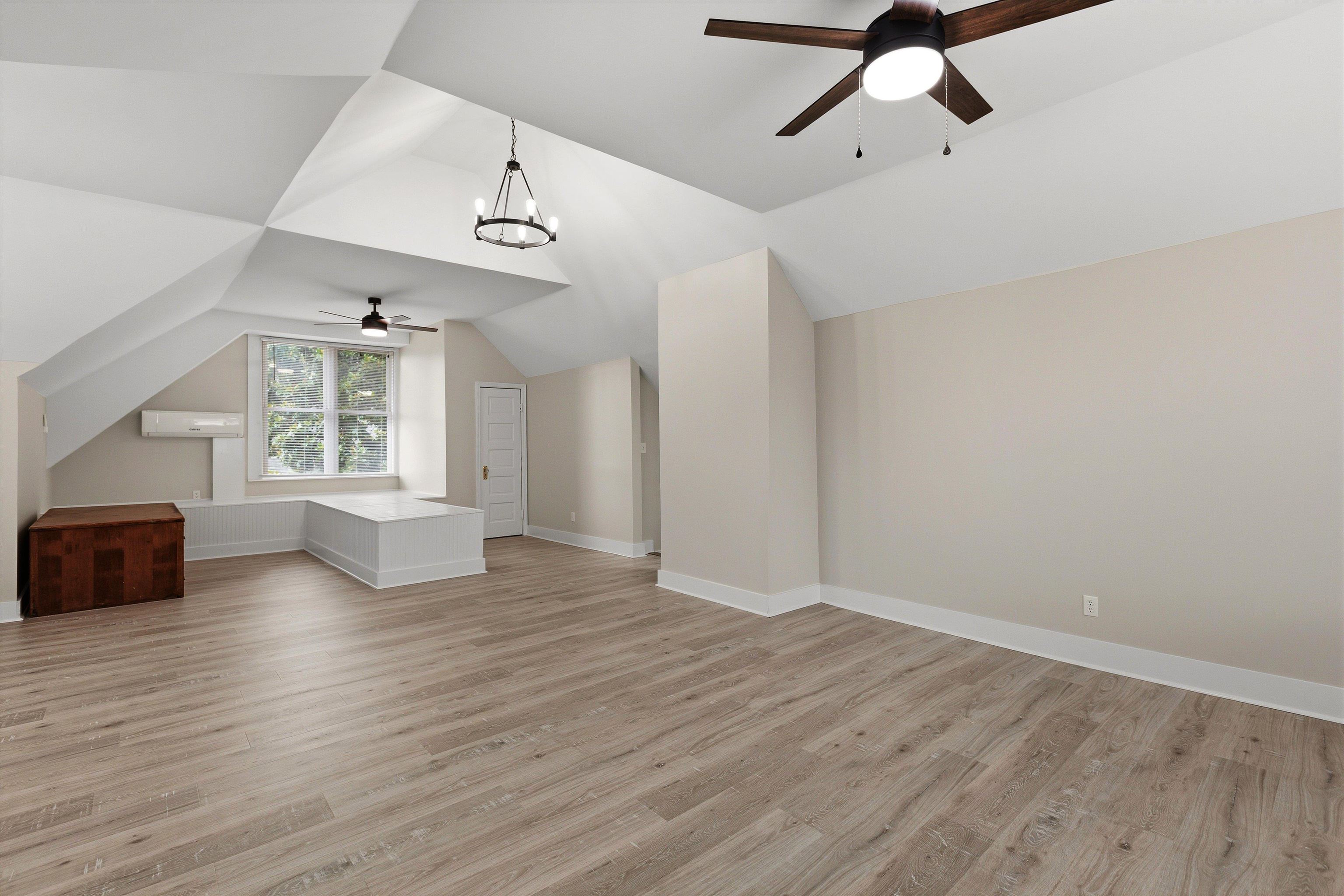 2025 Central Ave Property Photo 28