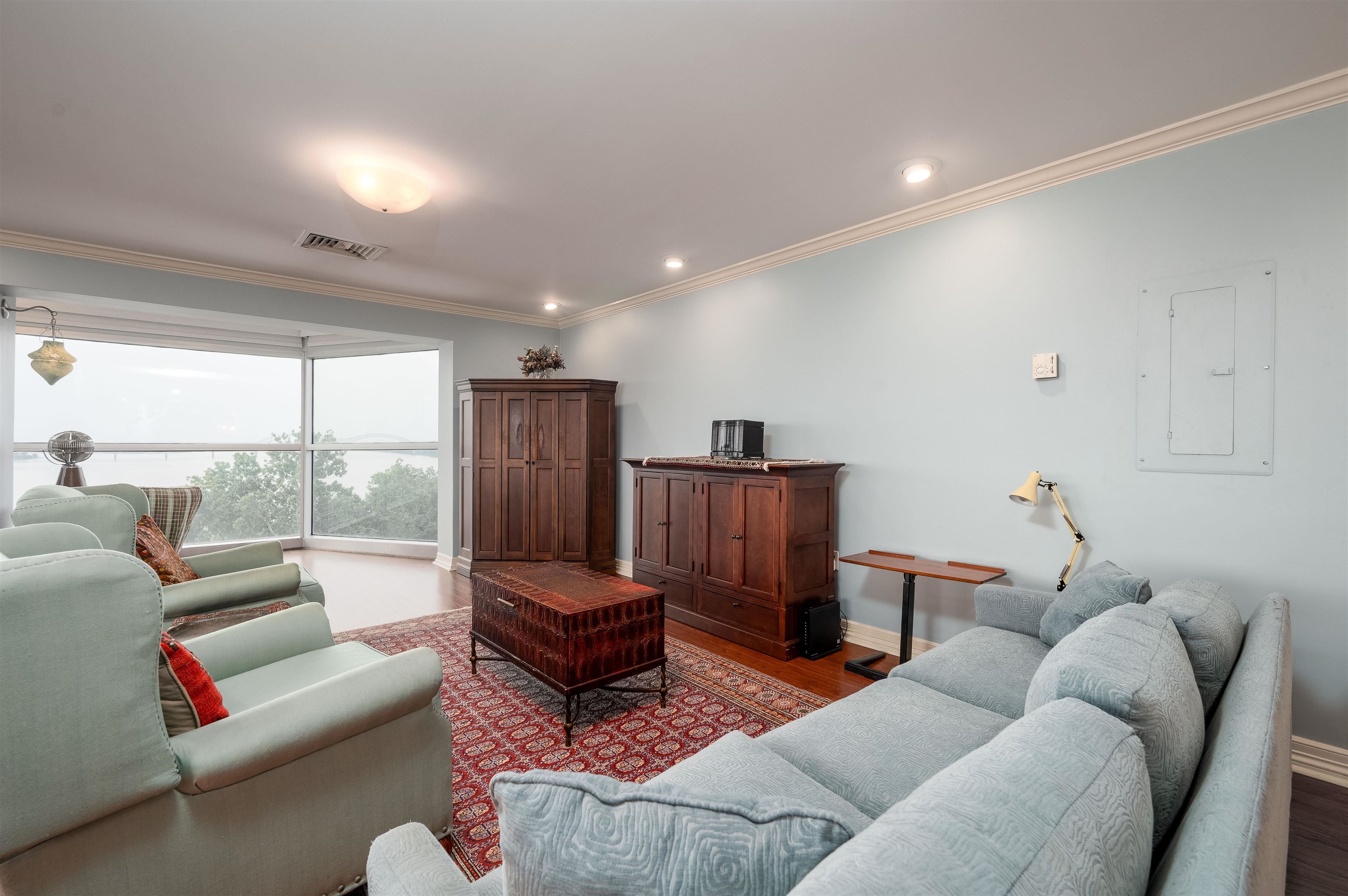 655 Riverside Dr 801 Property Photo 6