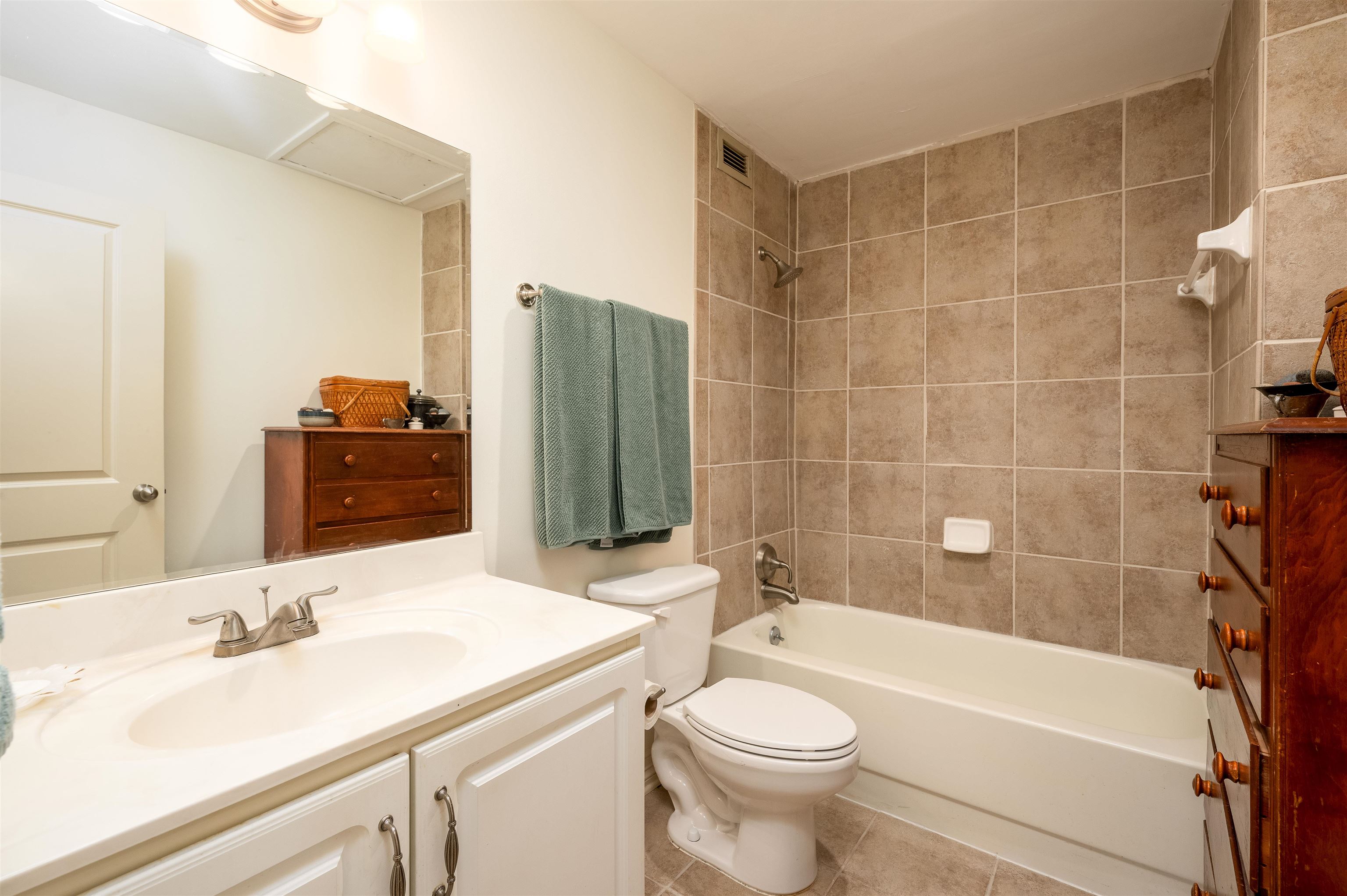 655 Riverside Dr 801 Property Photo 11