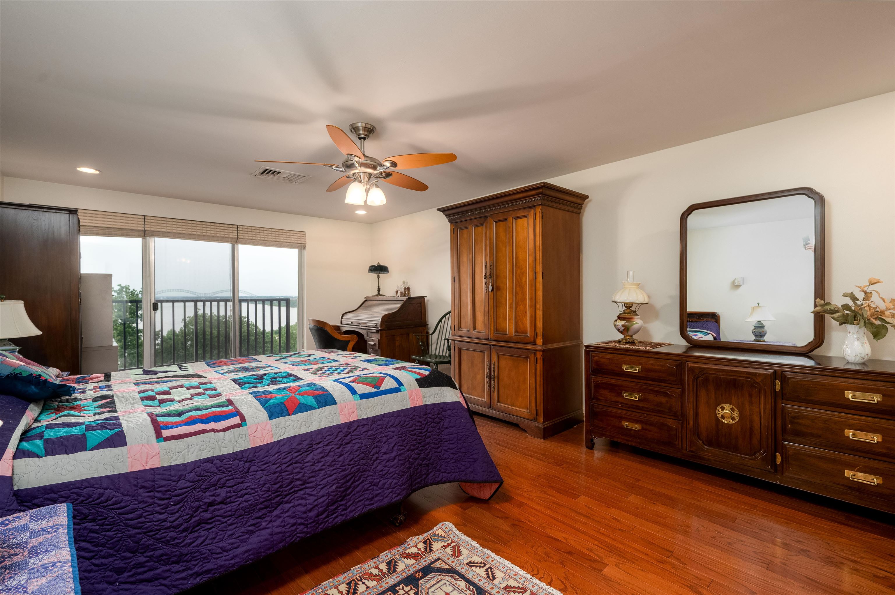 655 Riverside Dr 801 Property Photo 14