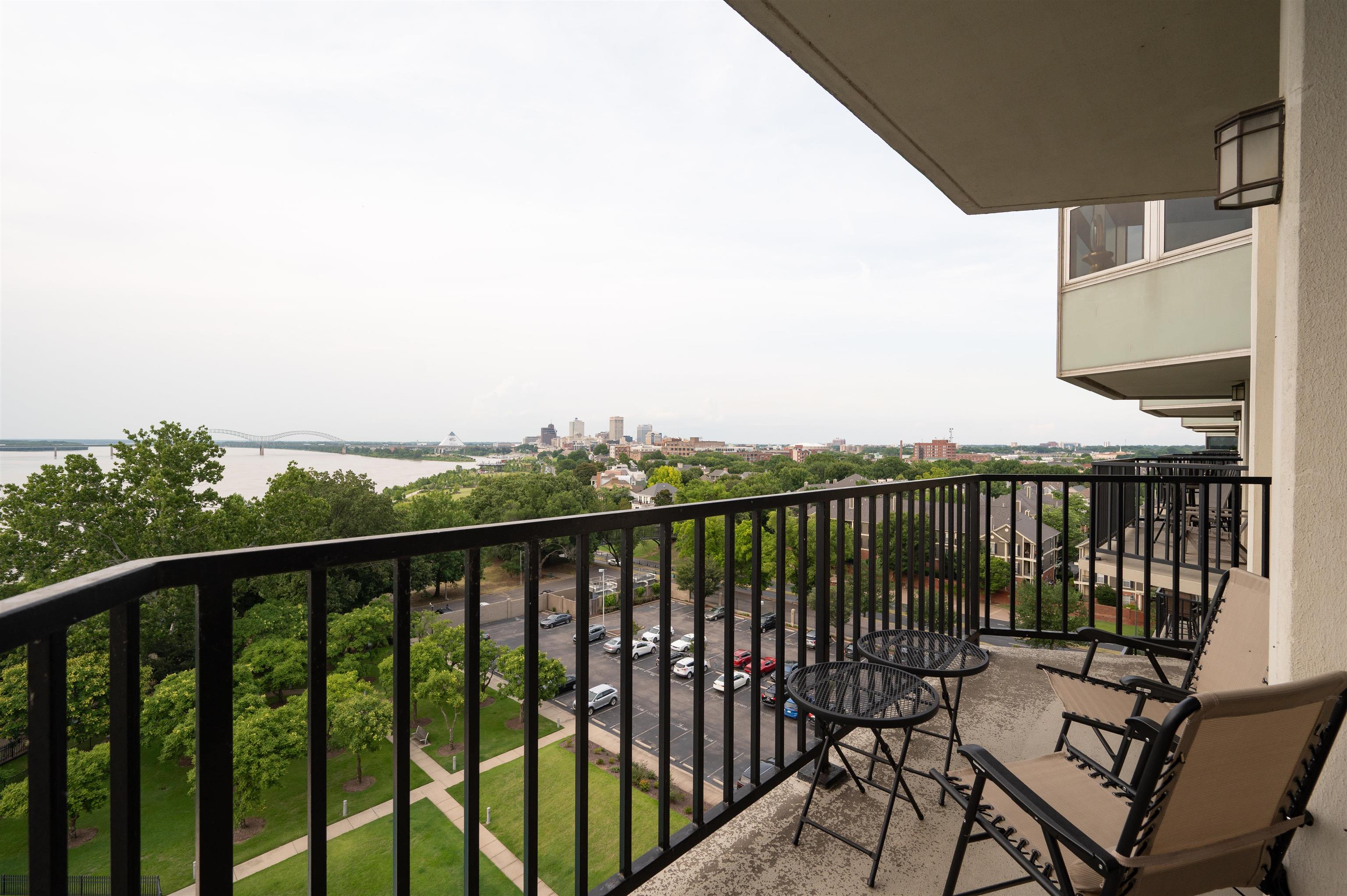 655 Riverside Dr 801 Property Photo 17