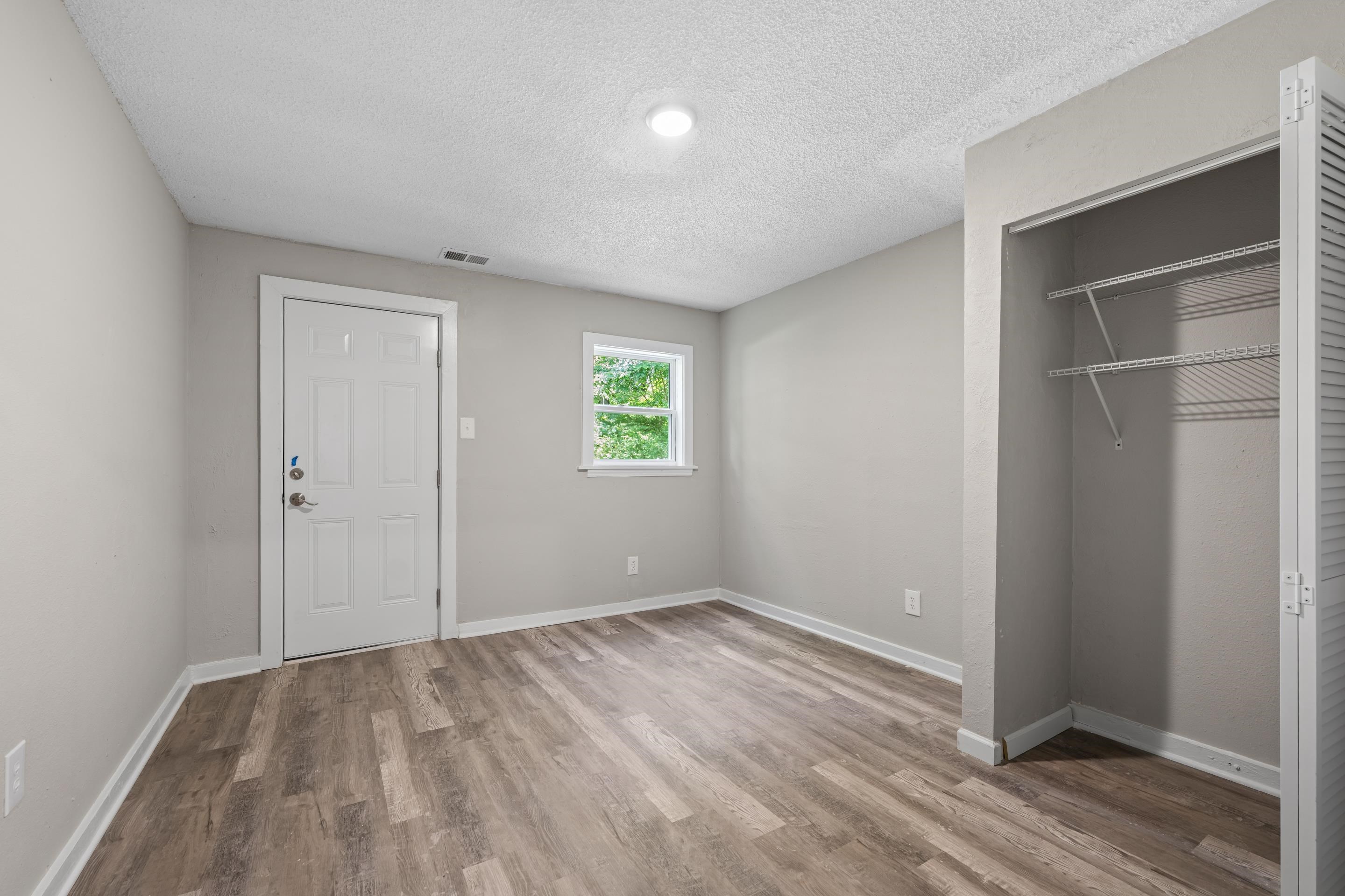 1621 Oakwood St Property Photo 19